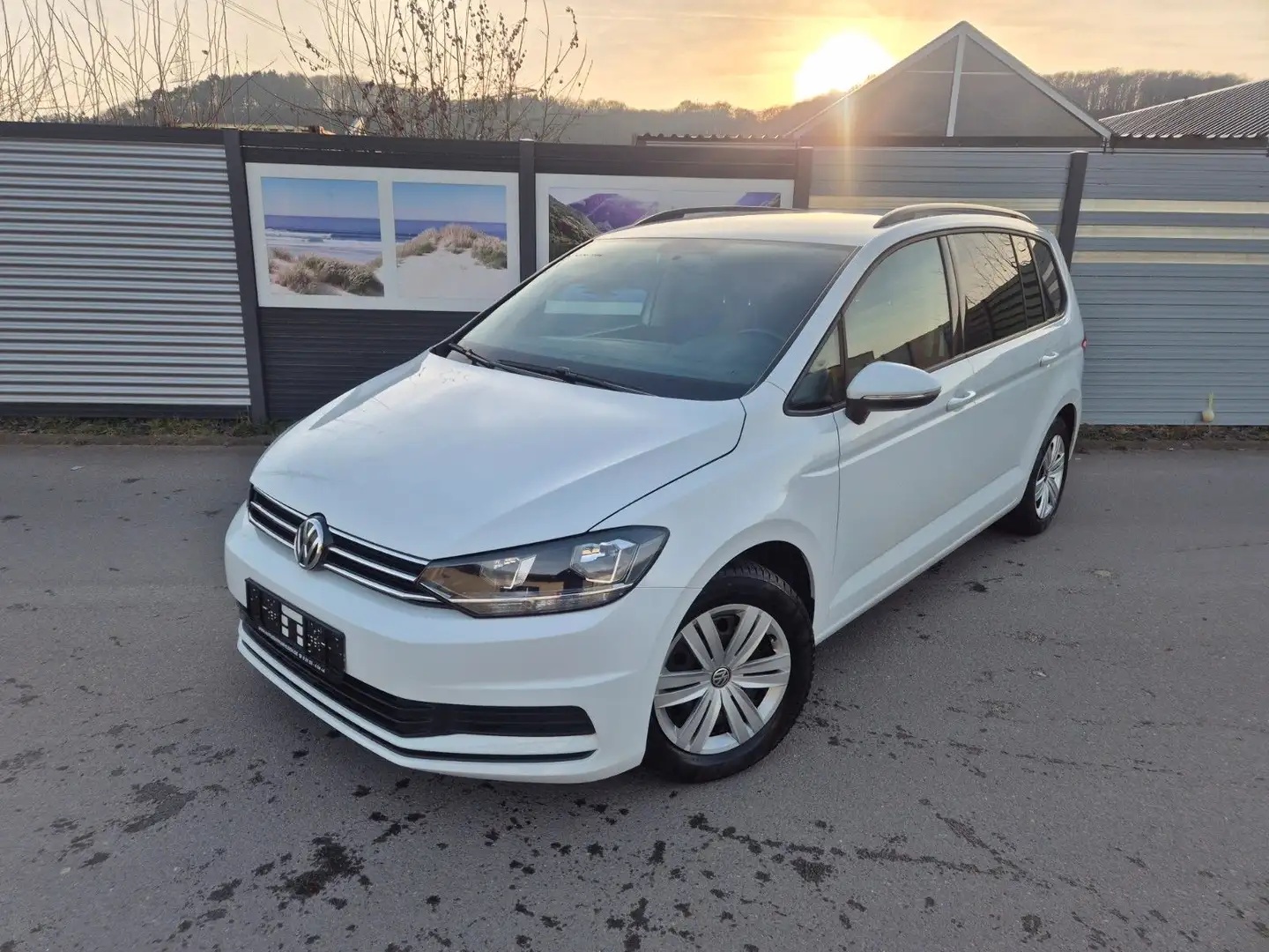 Volkswagen Touran 1.5 TSI Weiß - 1