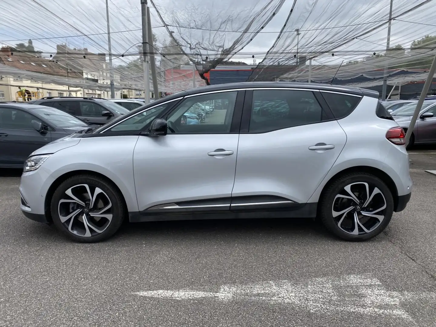 Renault Scenic IV 1.7 Blue dCi 120 EDC Intens Grau - 2