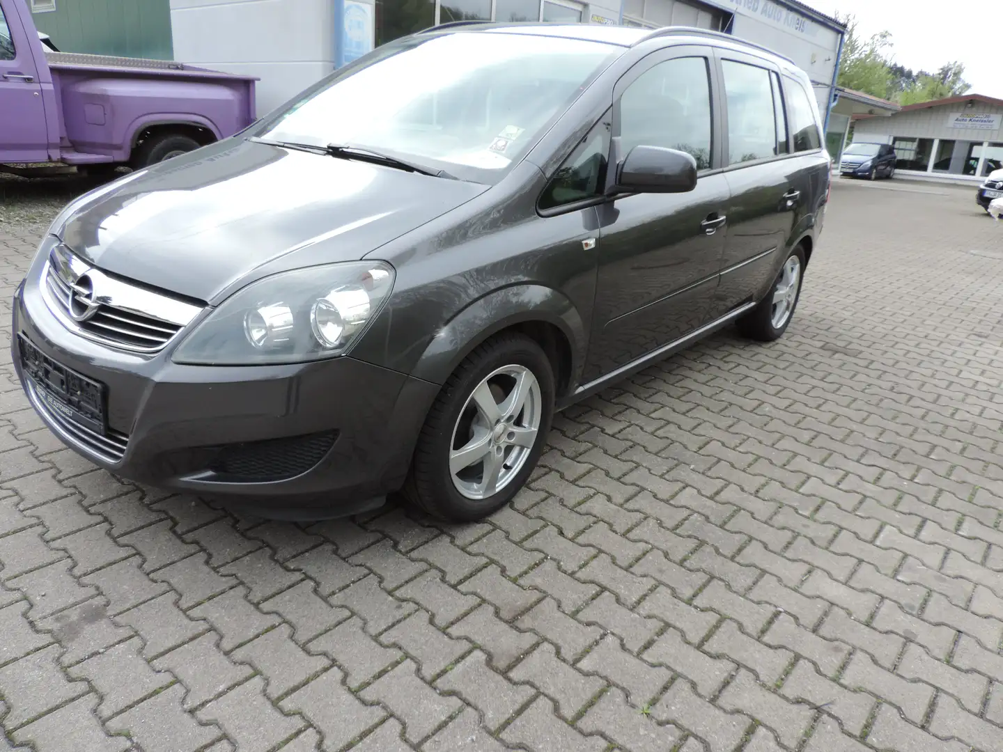 Opel Zafira Family 1.Hd.8 fach 7Sitzer  AHK Gris - 1