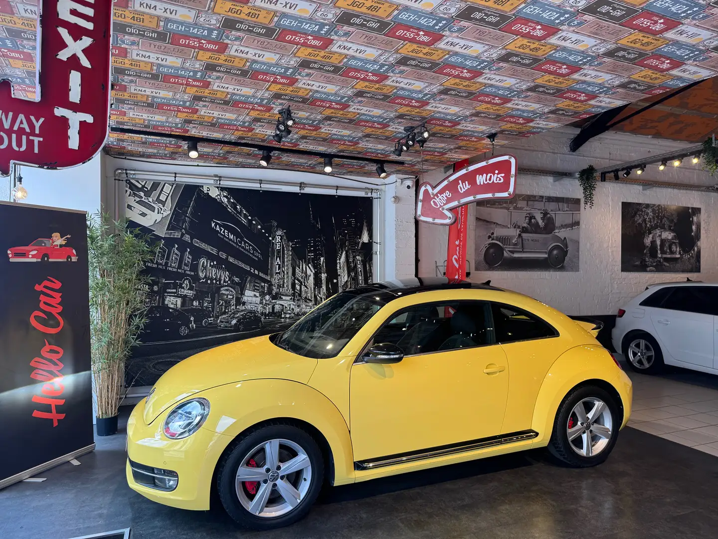 Volkswagen Beetle 2.0 TSI Sport * PANO * GPS * JANTES * KEYLESS * AC Jaune - 1