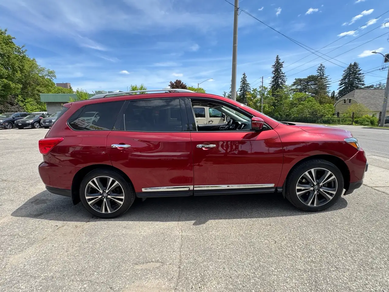 Nissan Pathfinder снимка Nissan Pathfinder