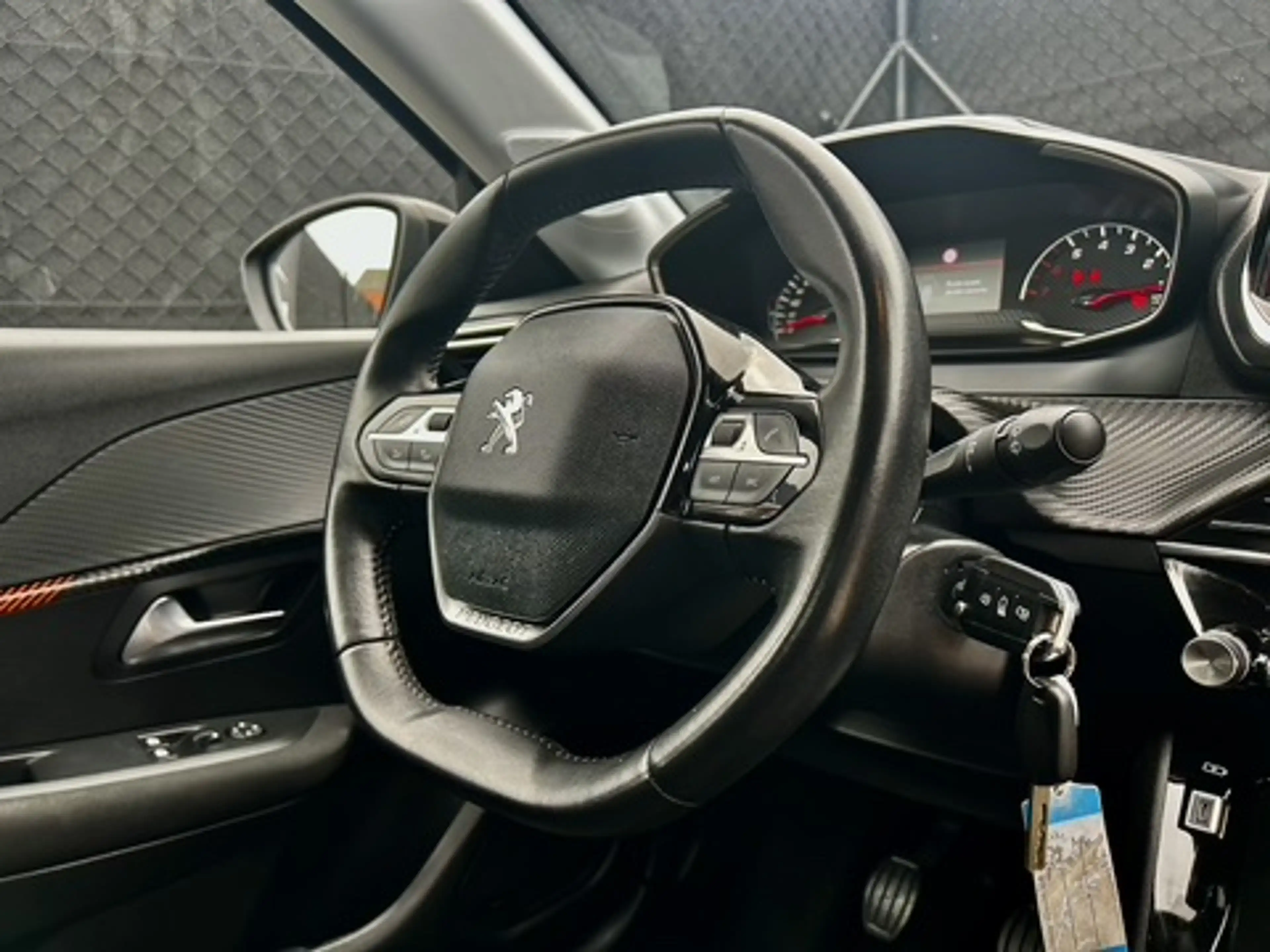 Peugeot 208 1.2i*1er PROP*GPS*CAR-PLAY*PDC*LED*AIRCO AUTO* — photo 13