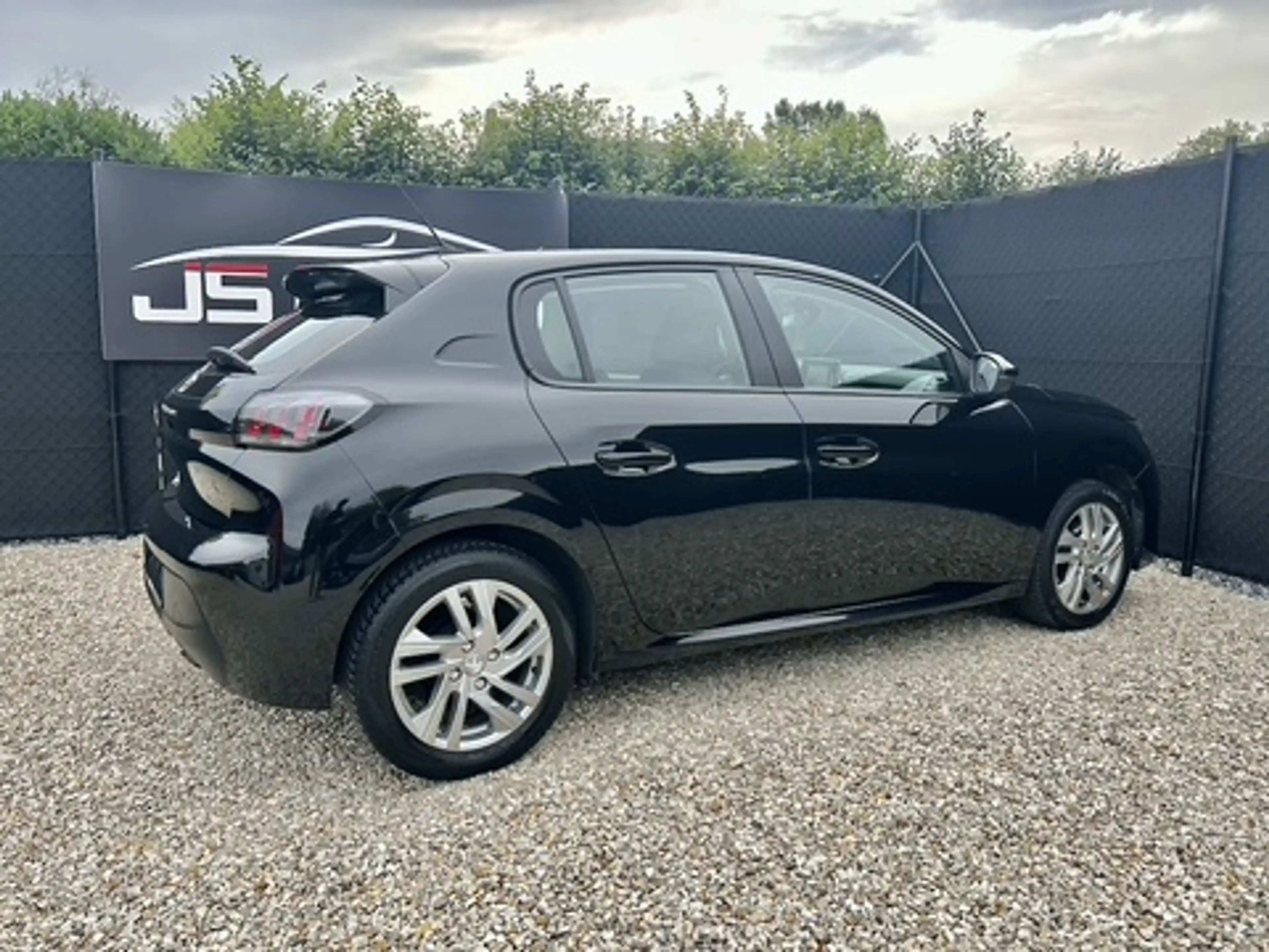 Peugeot 208 1.2i*1er PROP*GPS*CAR-PLAY*PDC*LED*AIRCO AUTO* — photo 7
