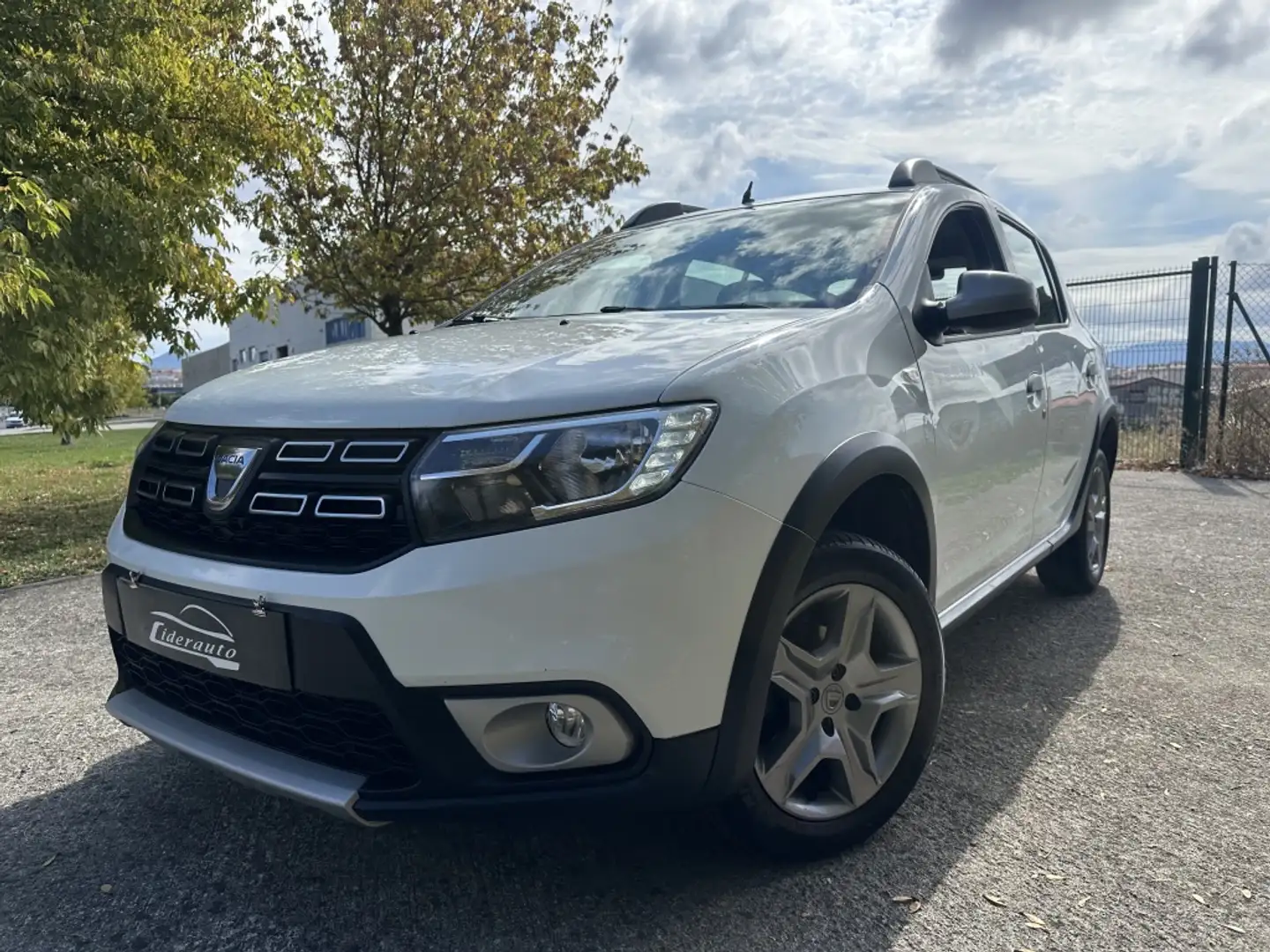 Dacia Sandero 0.9 TCE Comfort 66kW Blanco - 1