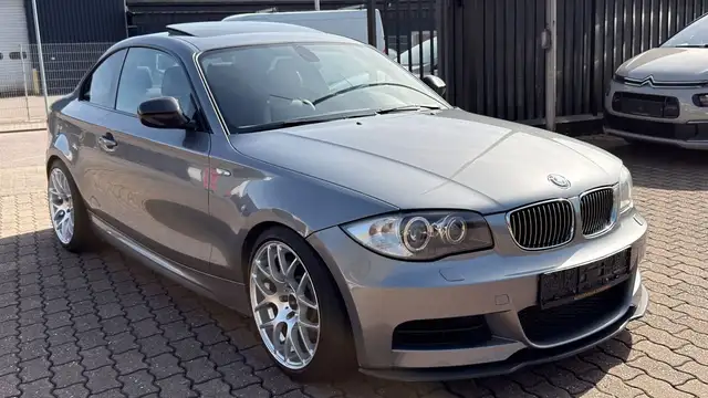 BMW 135 i *M-SPORTPAKET*SD*LEDER*XENON*SHZ*MEGA OPTIK