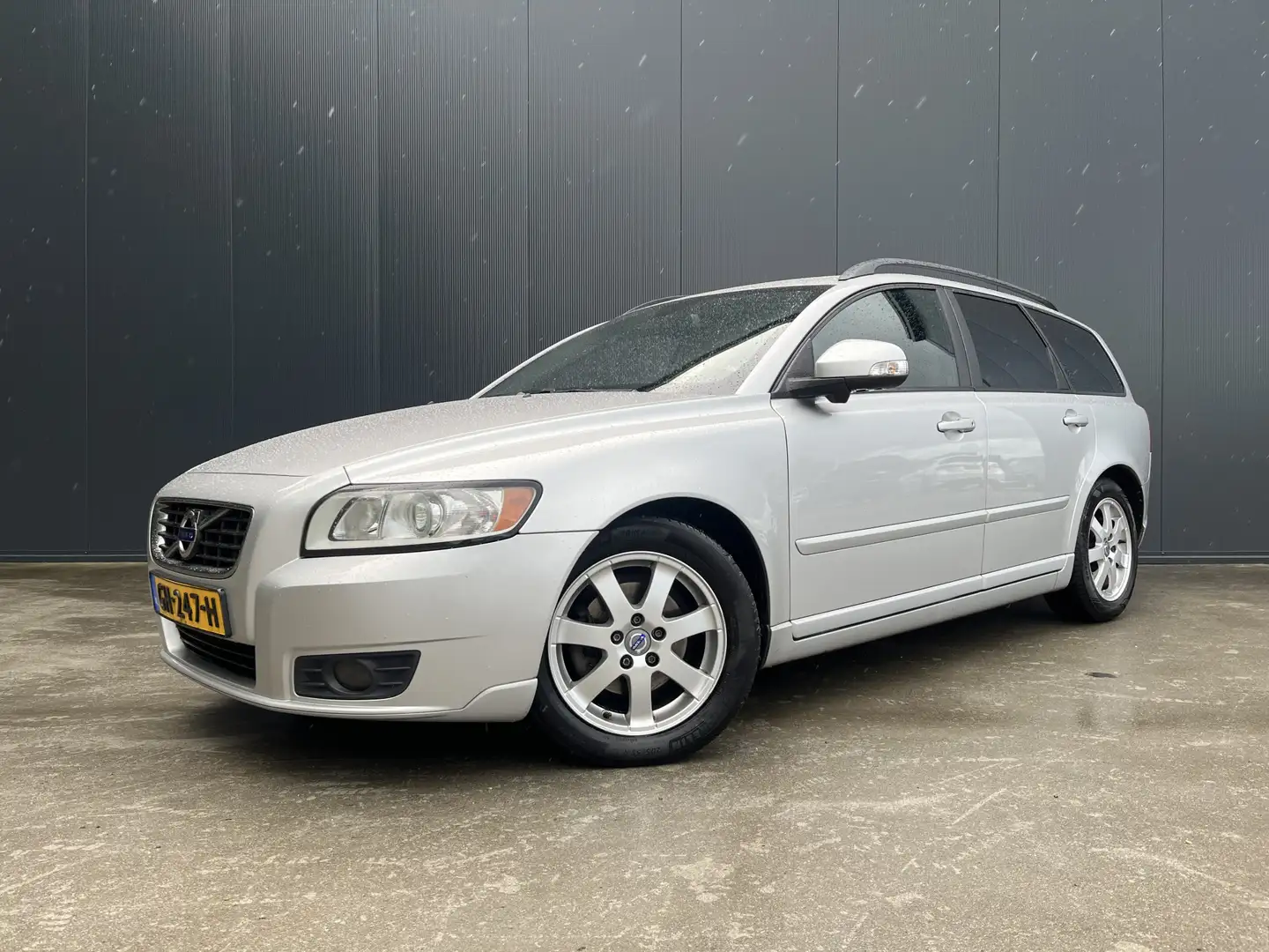 Volvo V50 1.6 D2 S/S Momentum CRUISE ECC TREKHAAK Grijs - 1