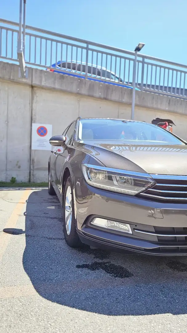 Volkswagen Passat Variant Comfortline 1,6 TDI DSG Braun - 2