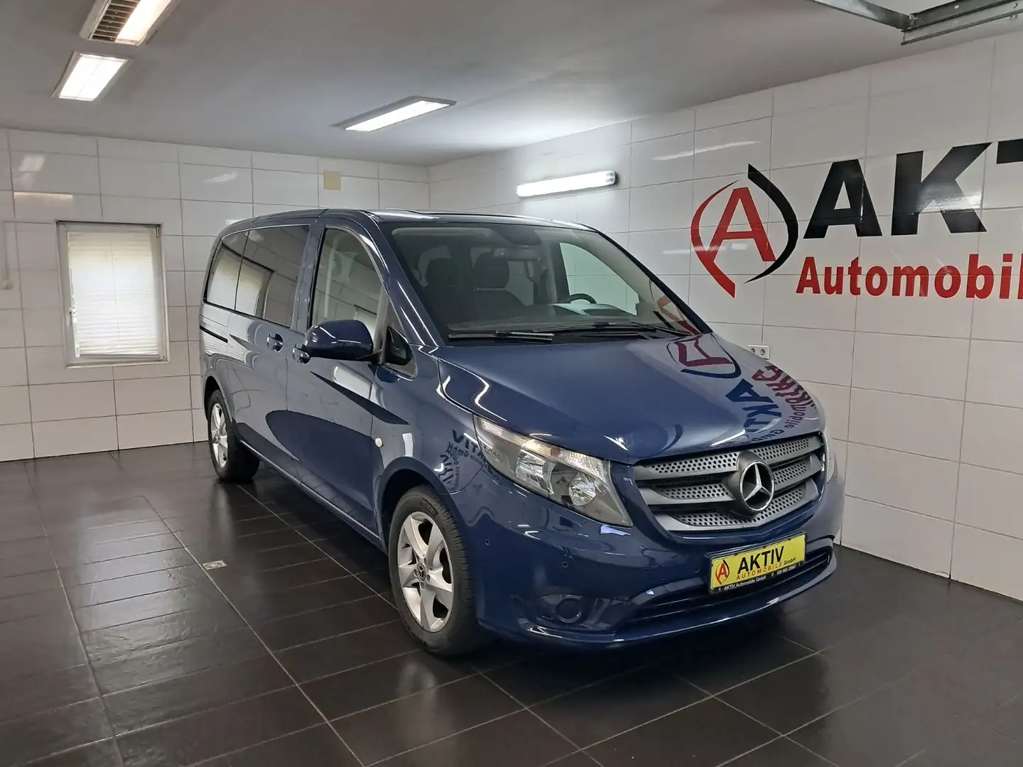 Mercedes-Benz Vito Tourer 116 CDI Edition kompakt*8-Sitzer* Bleu - 1