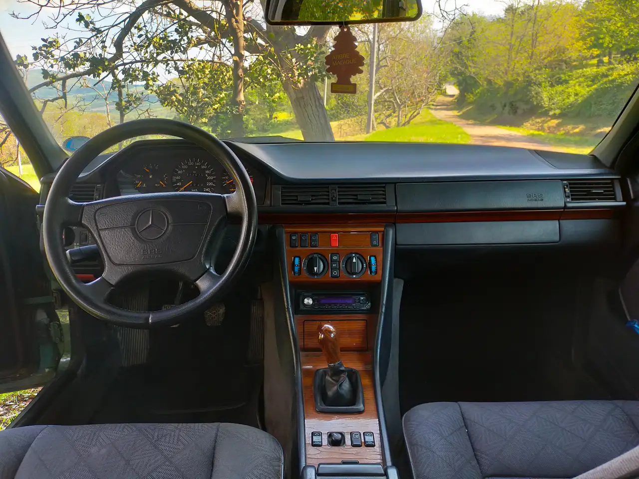 Mercedes-Benz E 200 E SW 200 TE 16v, foto 2