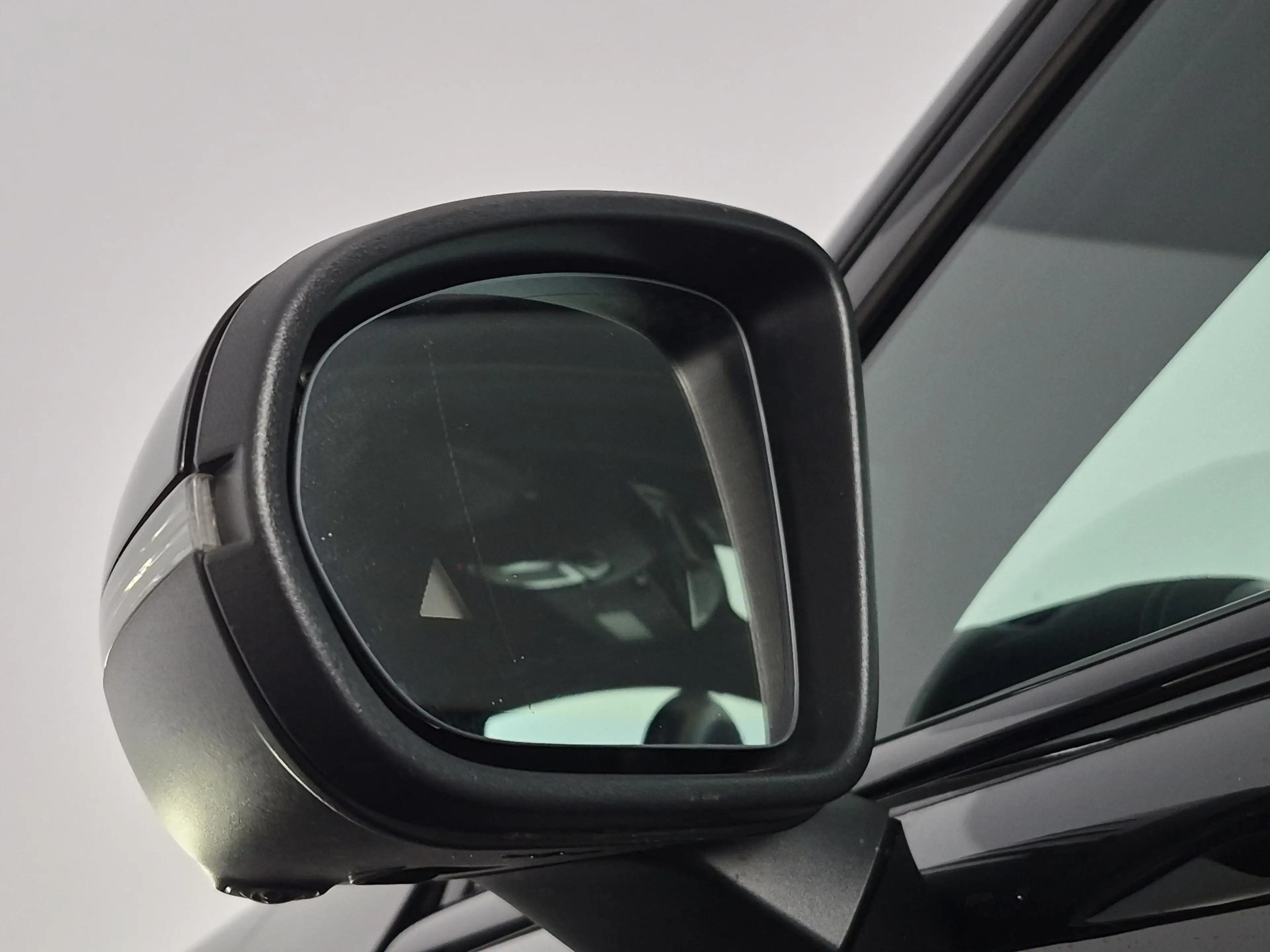 Mercedes-Benz A 250 e Business Solution AMG Limited | Business Plus Pa — photo 36