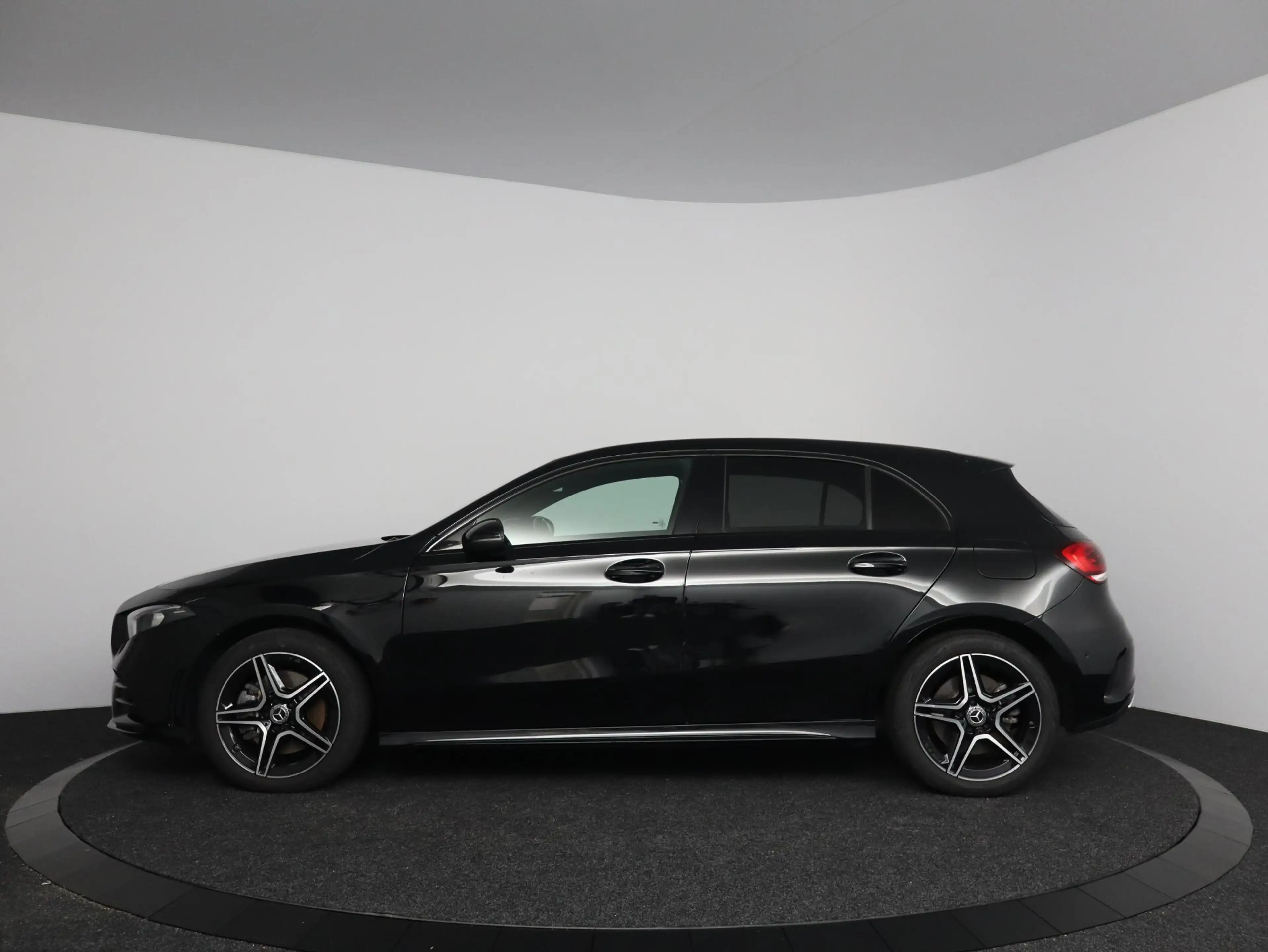 Mercedes-Benz A 250 e Business Solution AMG Limited | Business Plus Pa — photo 13