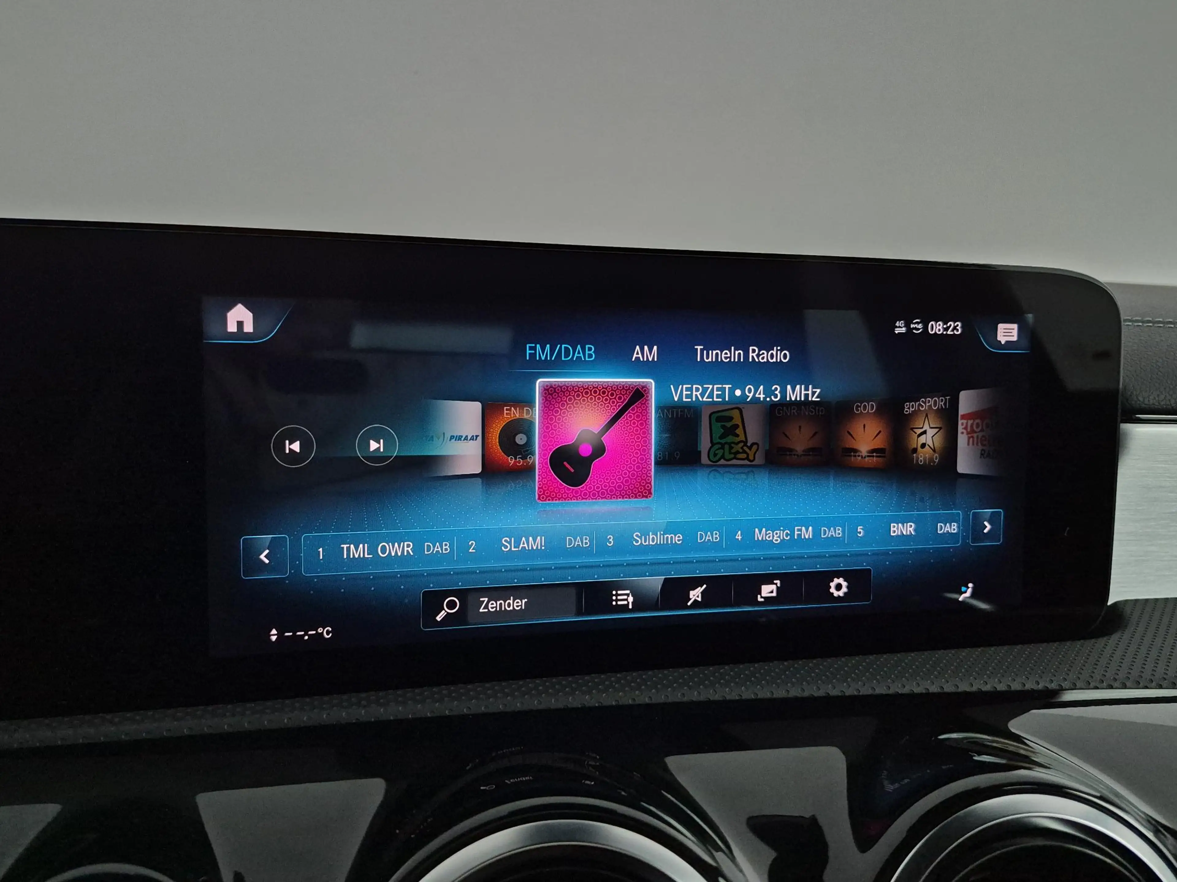 Mercedes-Benz A 250 e Business Solution AMG Limited | Business Plus Pa — photo 31