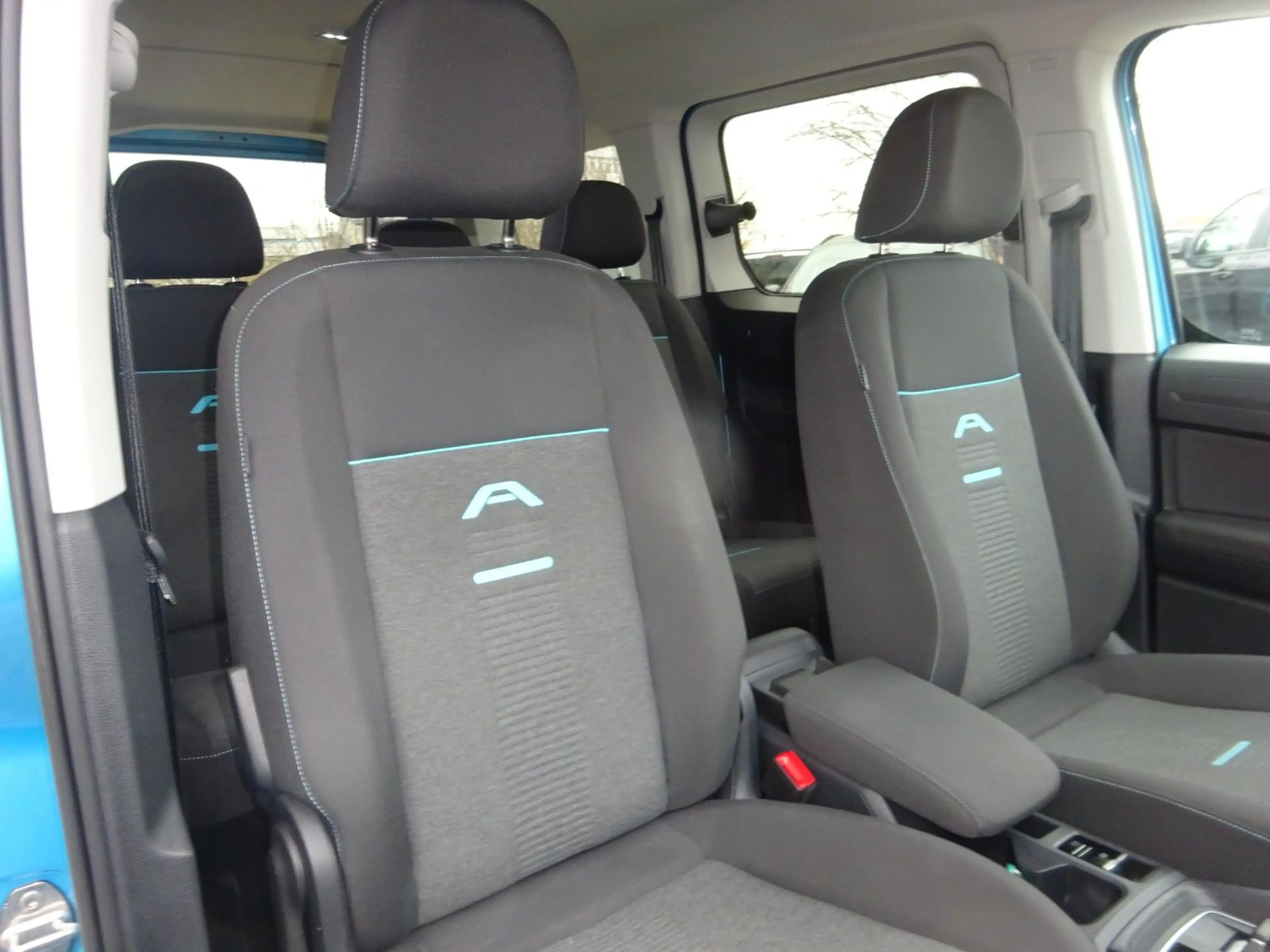 Ford Grand Tourneo Connect 122PS Autm. Active — photo 8