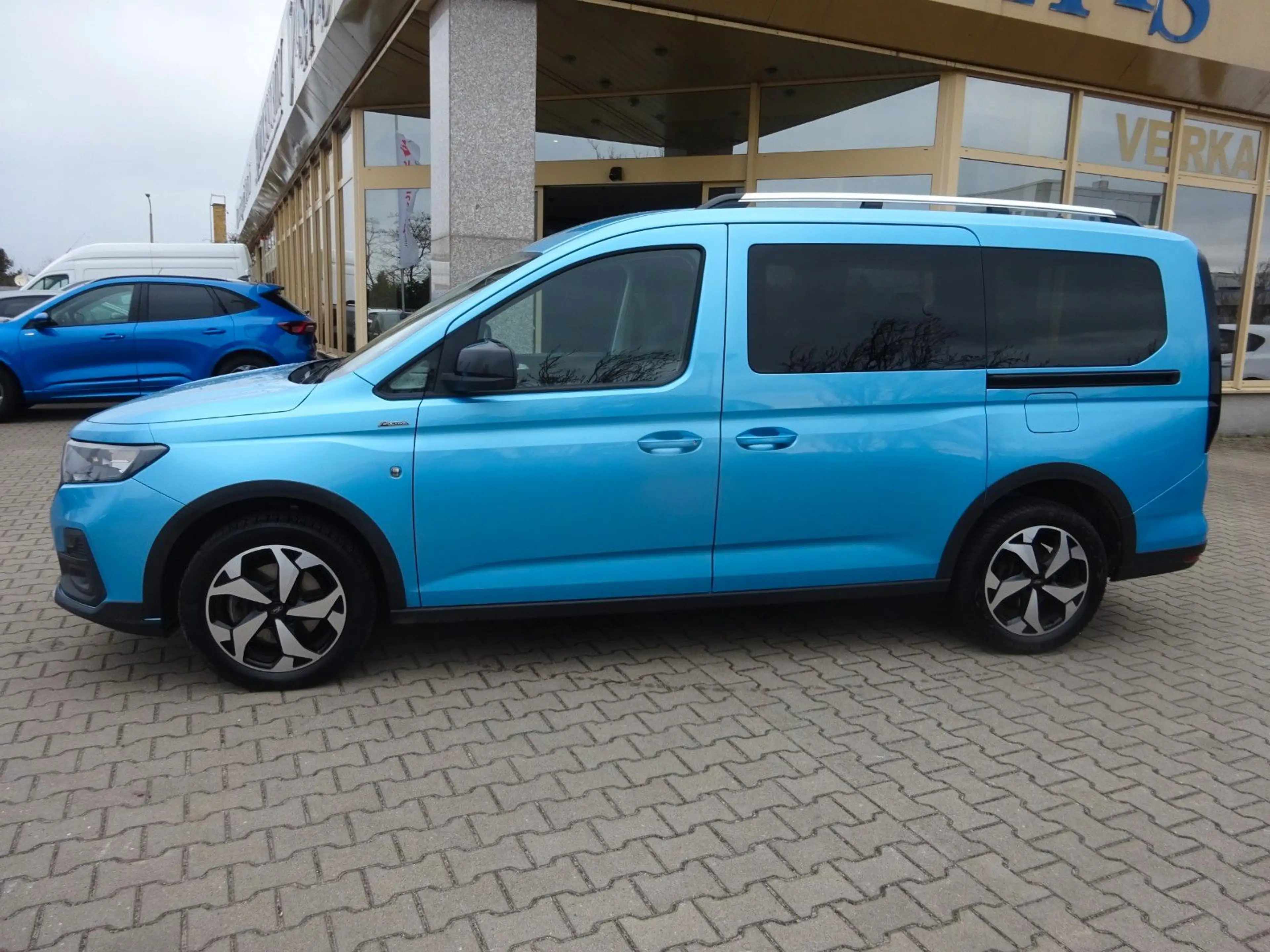 Ford Grand Tourneo Connect 122PS Autm. Active — photo 3