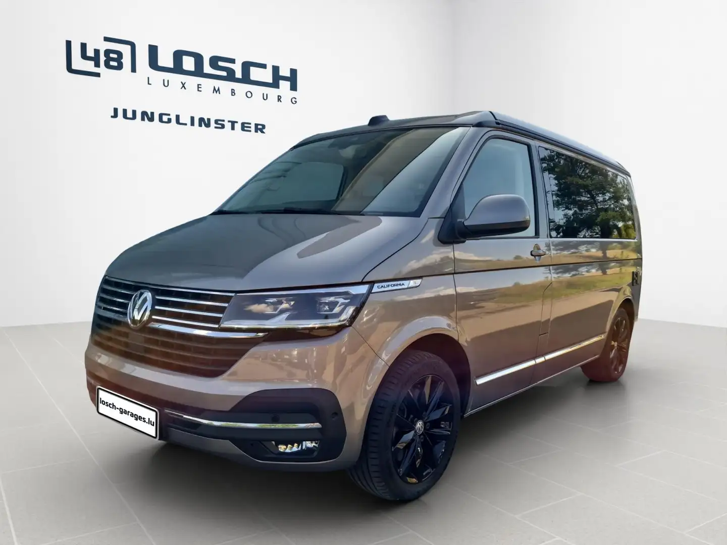 Volkswagen T6.1 California Ocean Beige - 1