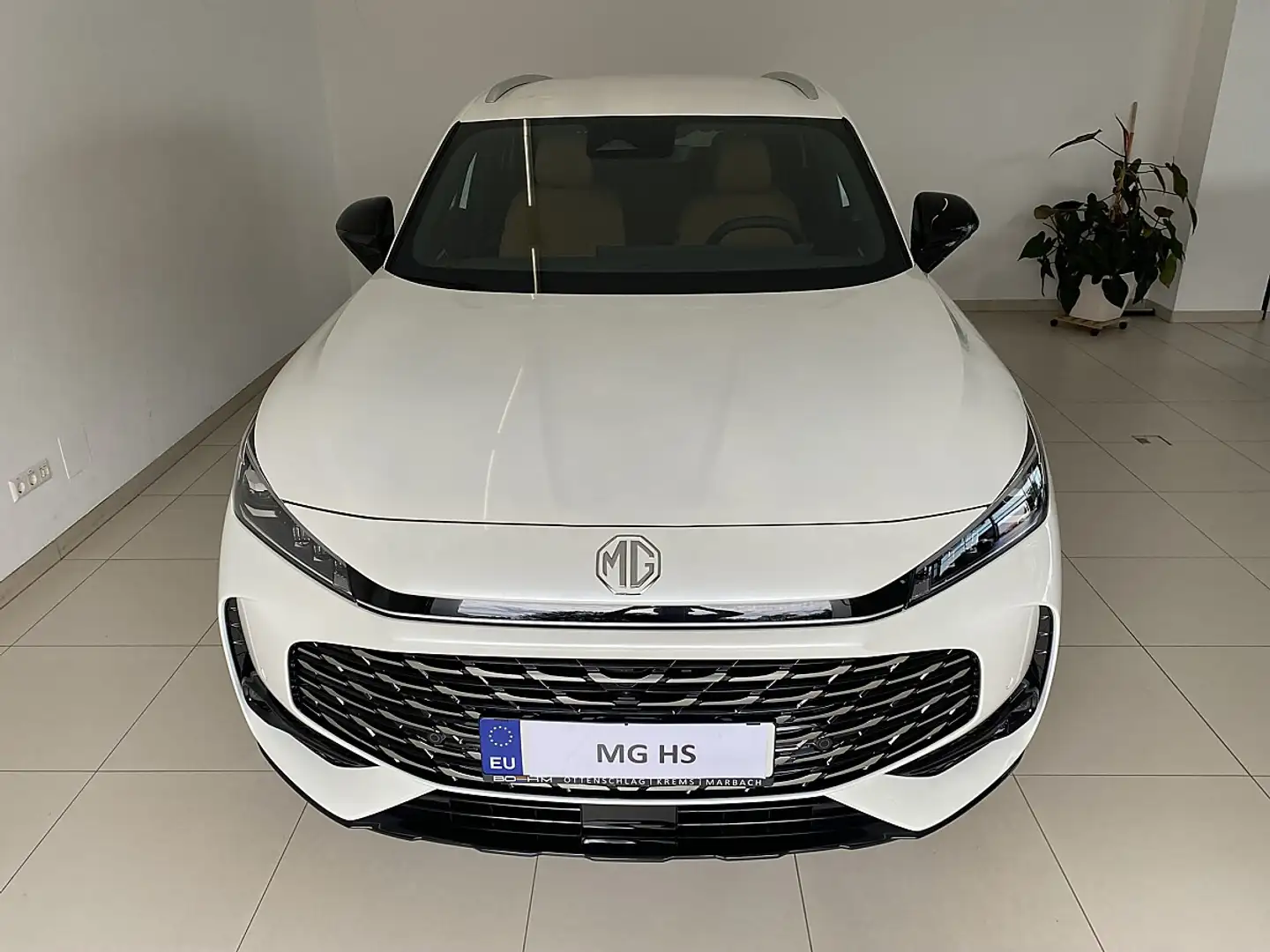 MG HS Hybrid+ Luxury 1,8Wh Aut. Weiß - 2