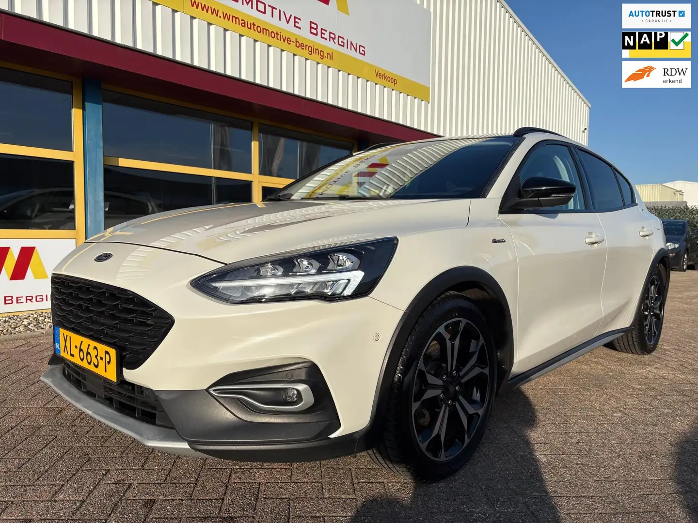 Ford Focus 1.0 EcoBoost Active Business Blanc - 1