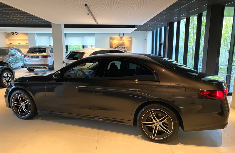 Mercedes-Benz E 300 e 9G Plug-in AVANTGARDE & NIGHT 19"AMG/Distronic/Dodehoek/Ambiente/Trekhaak — photo 2