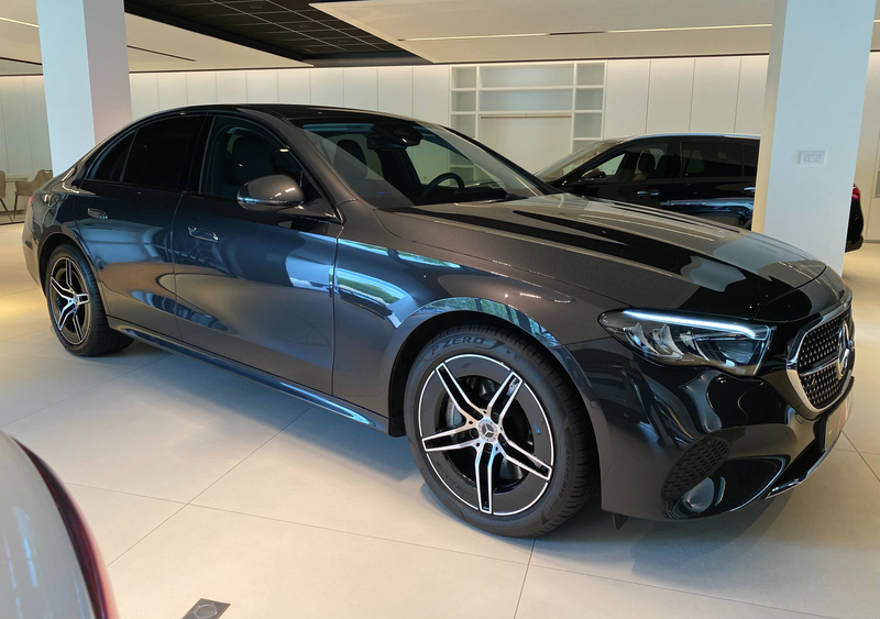 Mercedes-Benz E 300 e 9G Plug-in AVANTGARDE & NIGHT 19"AMG/Distronic/Dodehoek/Ambiente/Trekhaak — photo 7
