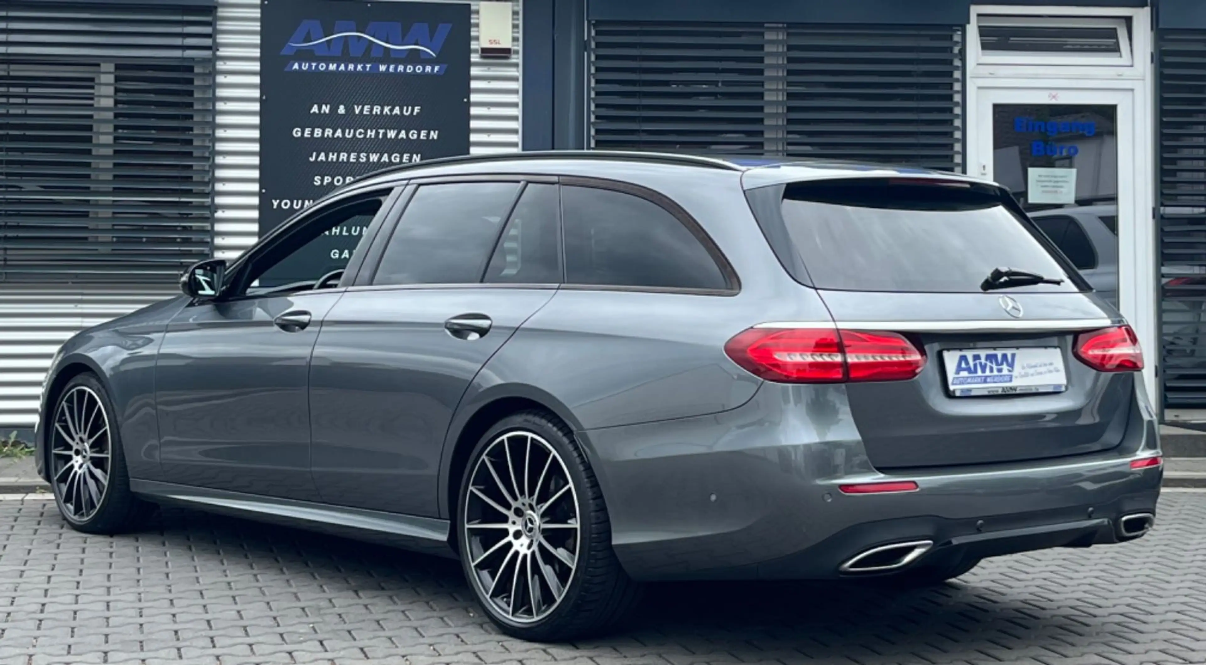 Mercedes-Benz E 220 d AMG Line NightPaket*LED*AMBIENTE*SPUR*KA — photo 4