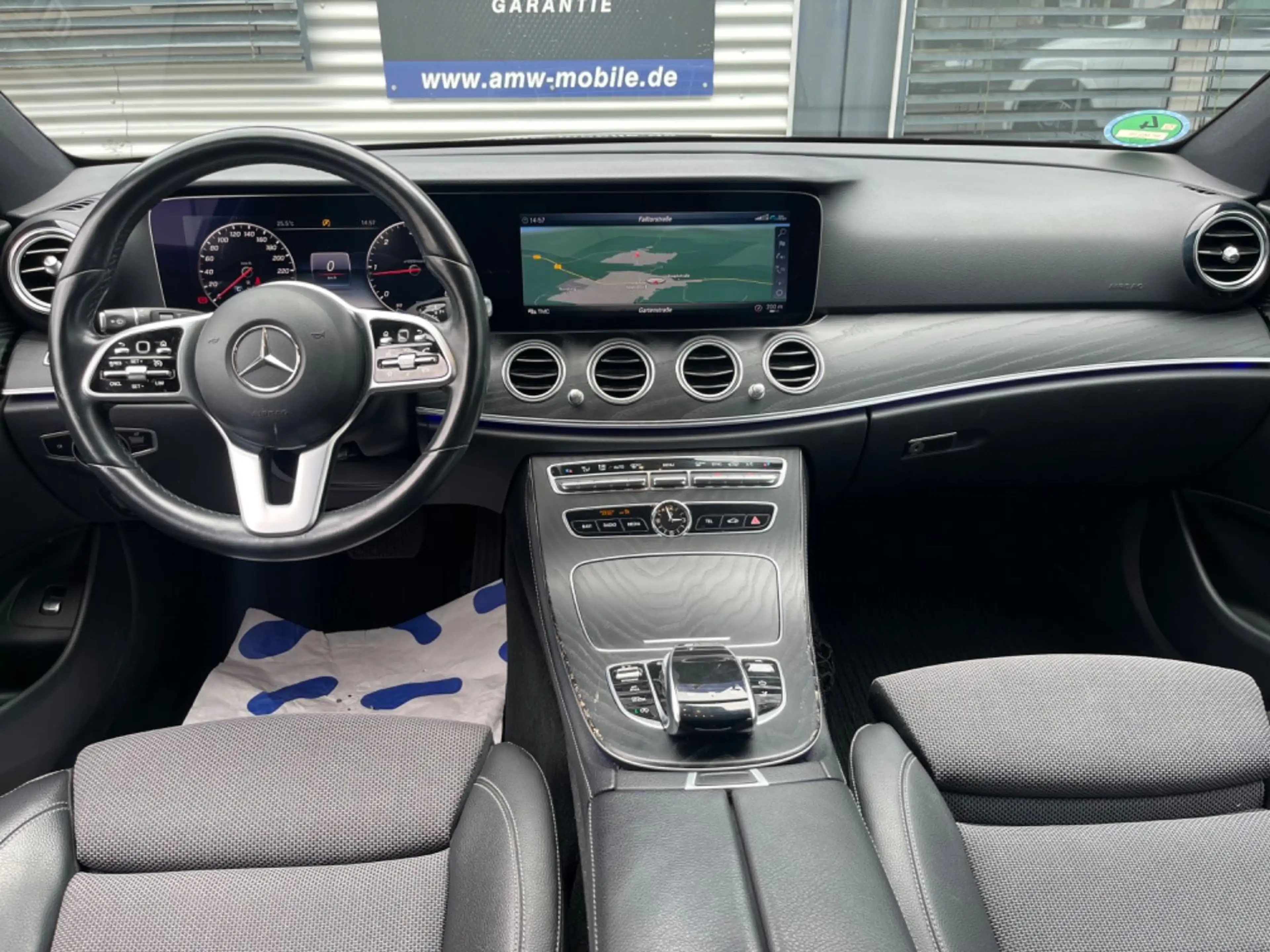 Mercedes-Benz E 220 d AMG Line NightPaket*LED*AMBIENTE*SPUR*KA — photo 7