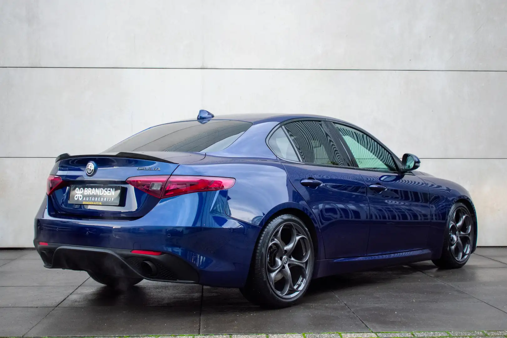 Alfa Romeo Giulia 2.0T Super -Squadra-Carbon ext/int-Sportuitlaat-Ce Bleu - 2