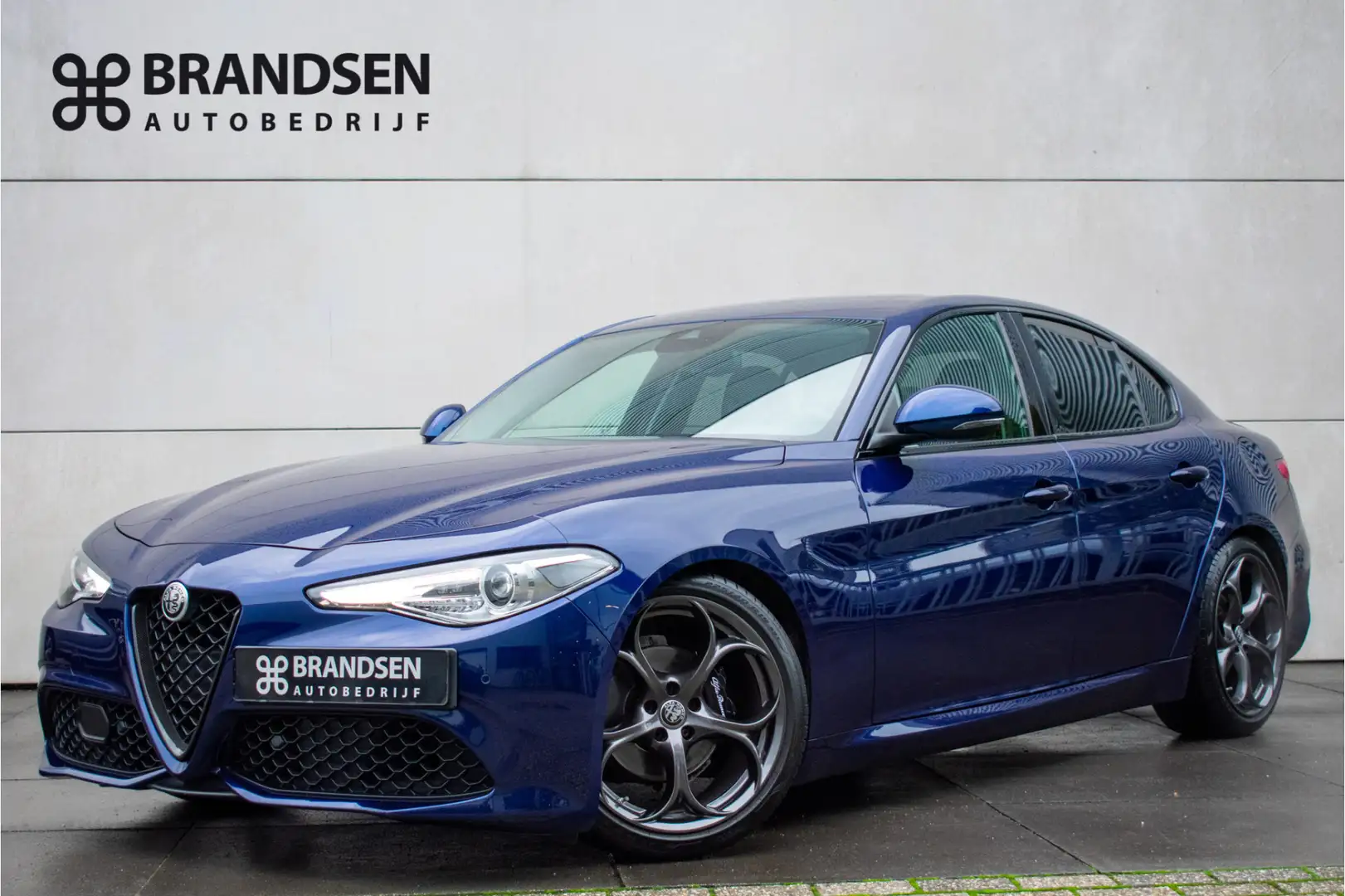 Alfa Romeo Giulia 2.0T Super -Squadra-Carbon ext/int-Sportuitlaat-Ce Bleu - 1
