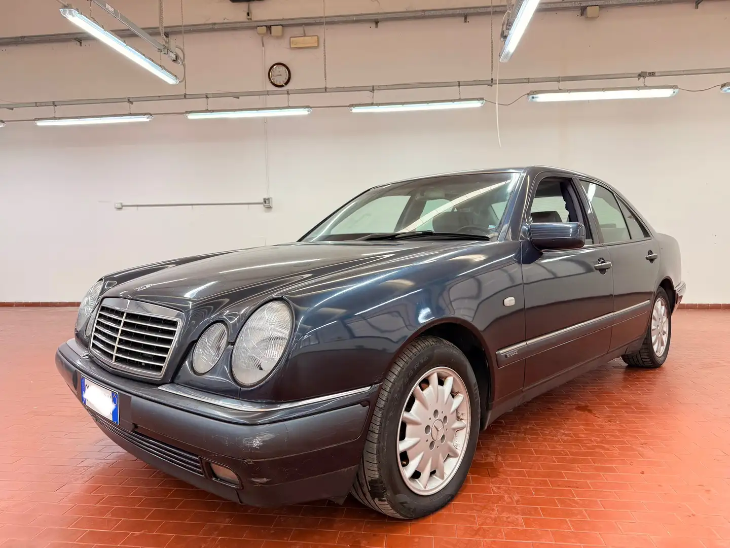 Mercedes-Benz E 250 Gancio traino AUTO D’EPOCA ISCRIVIBILE AD ASI - 1