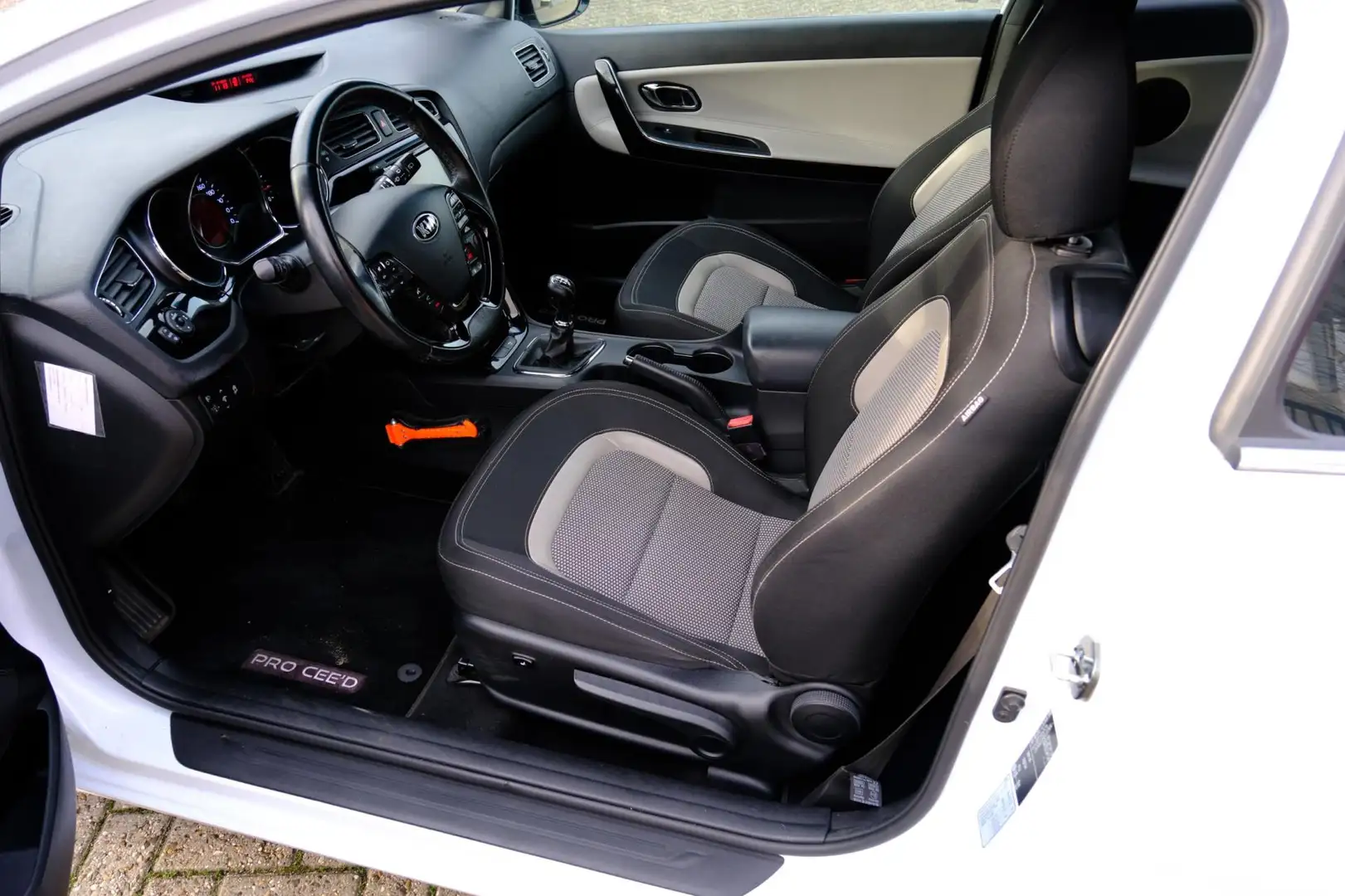 Kia ProCeed / pro_cee'd Pro_ceed 1.6 GDI Business Pack Navi|Clima|Cam|LMV Wit - 2