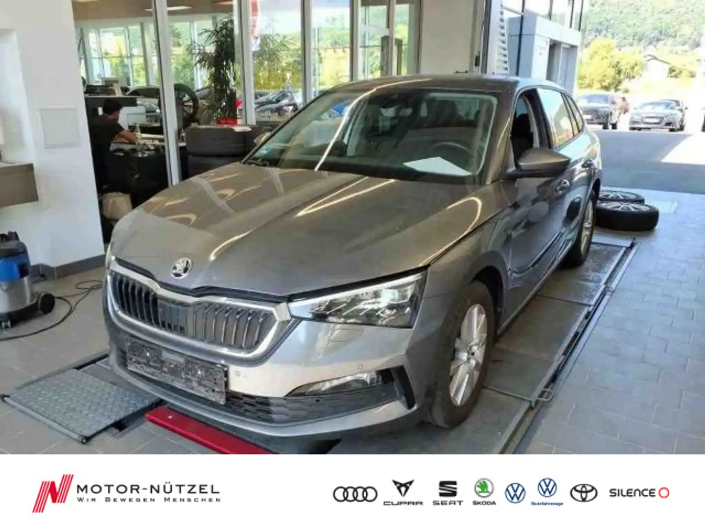 Skoda Scala 1.5 TSI DSG AMBITION LED+NAVI+APP+SHZ+RFK Grau - 1