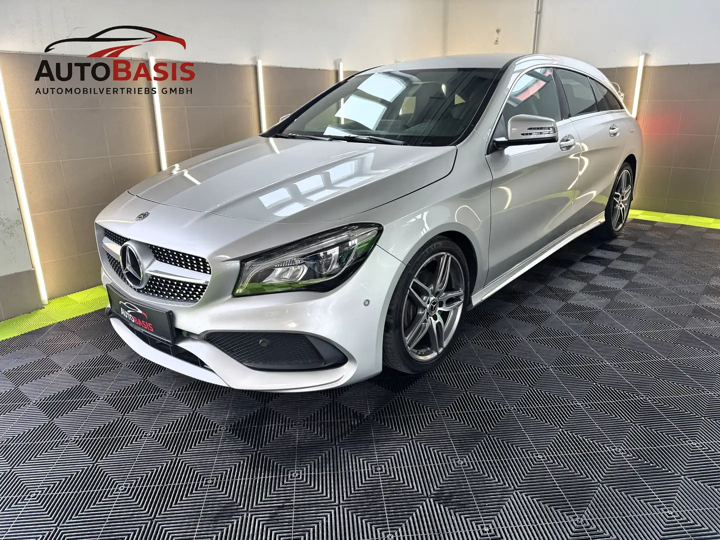 Mercedes-Benz CLA 200 CLA 200d SB AMG/Ambiente/Led/Kamera/Sitzheizung Silber - 1