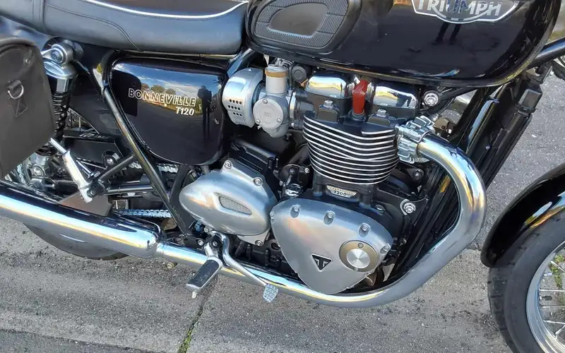 Triumph Bonneville T120 - foto 3