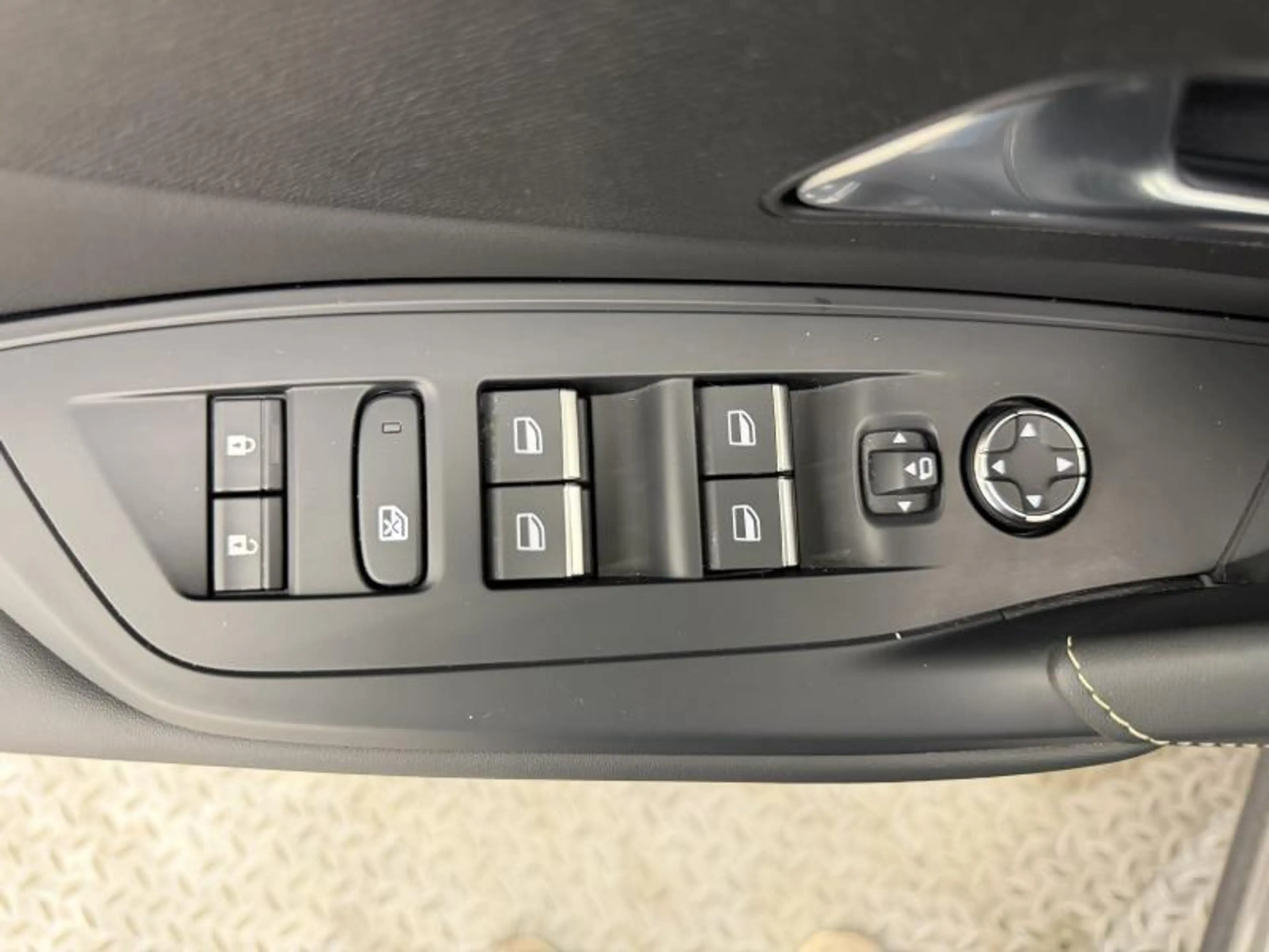 Peugeot 408 super aanbieding met veel opties — photo 13