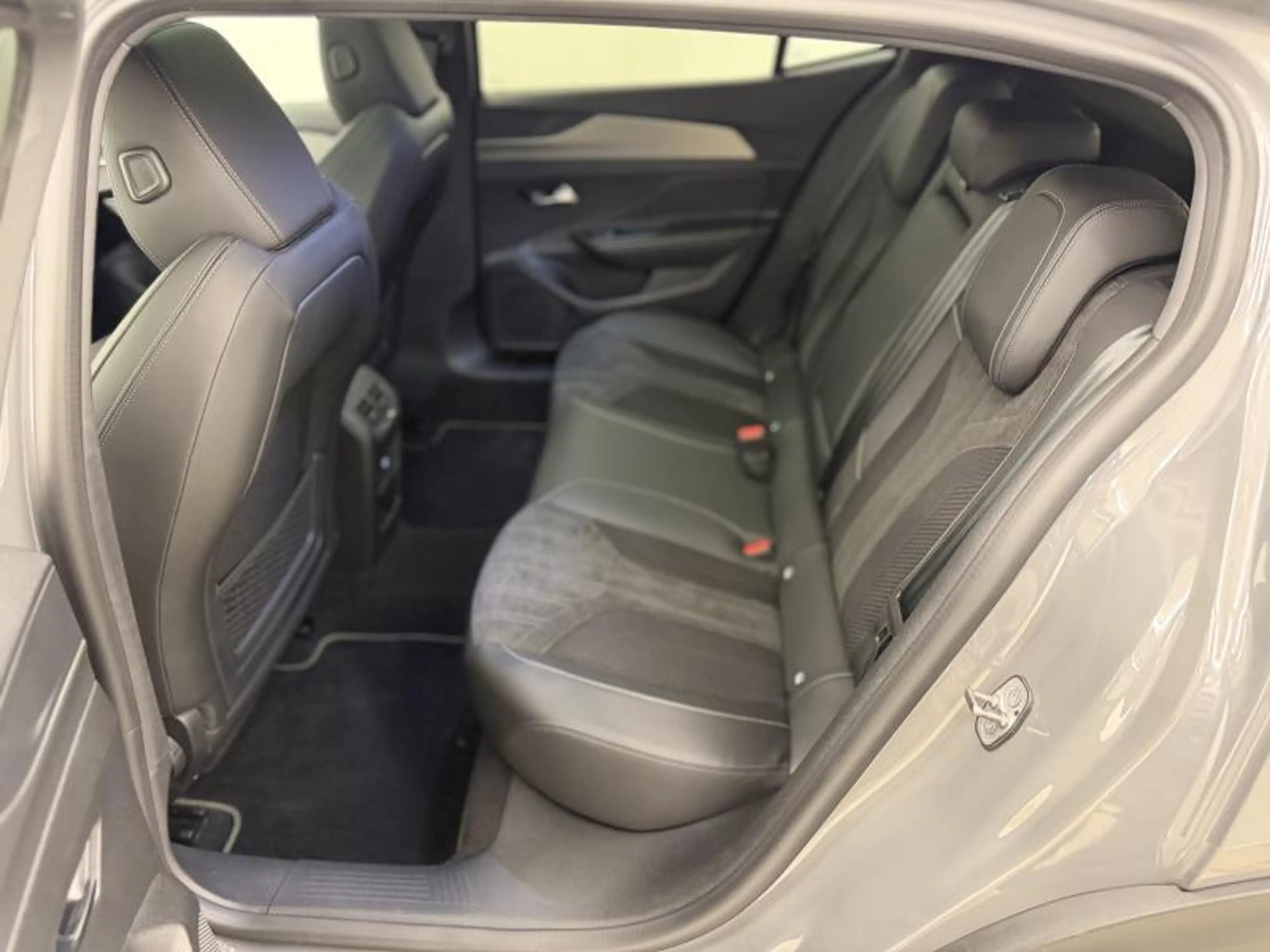 Peugeot 408 super aanbieding met veel opties — photo 15