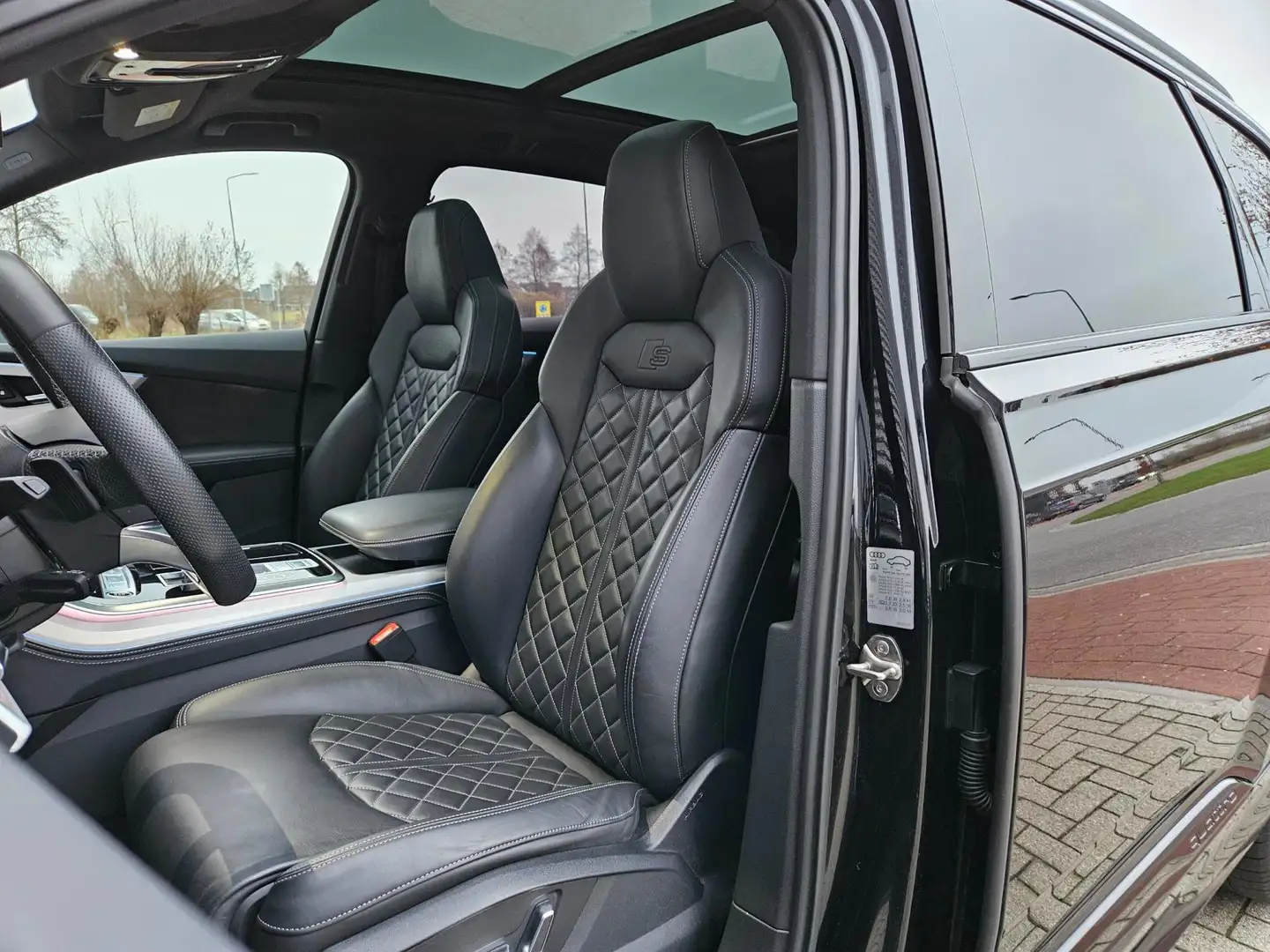 Audi Q7 60 TFSI e Quattro Competition 456 pk 3x S line Pan Noir - 2
