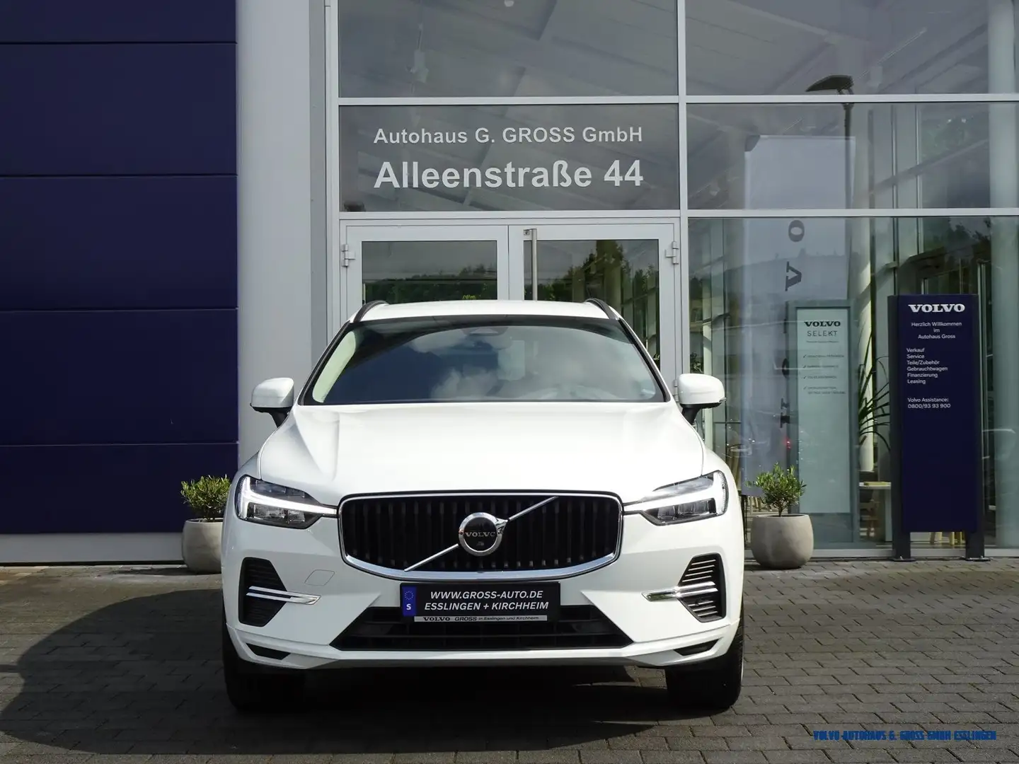 Volvo XC60 B4 Geartronic Momentum Pro Alb - 2