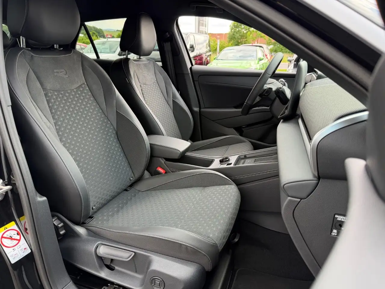 Volkswagen T-Roc 1.5 eTSI R-Line *18Zoll* 14