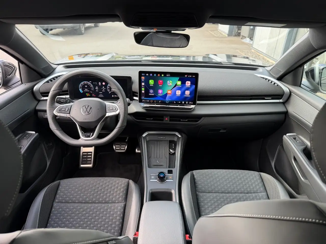 Volkswagen T-Roc 1.5 eTSI R-Line *18Zoll* 8