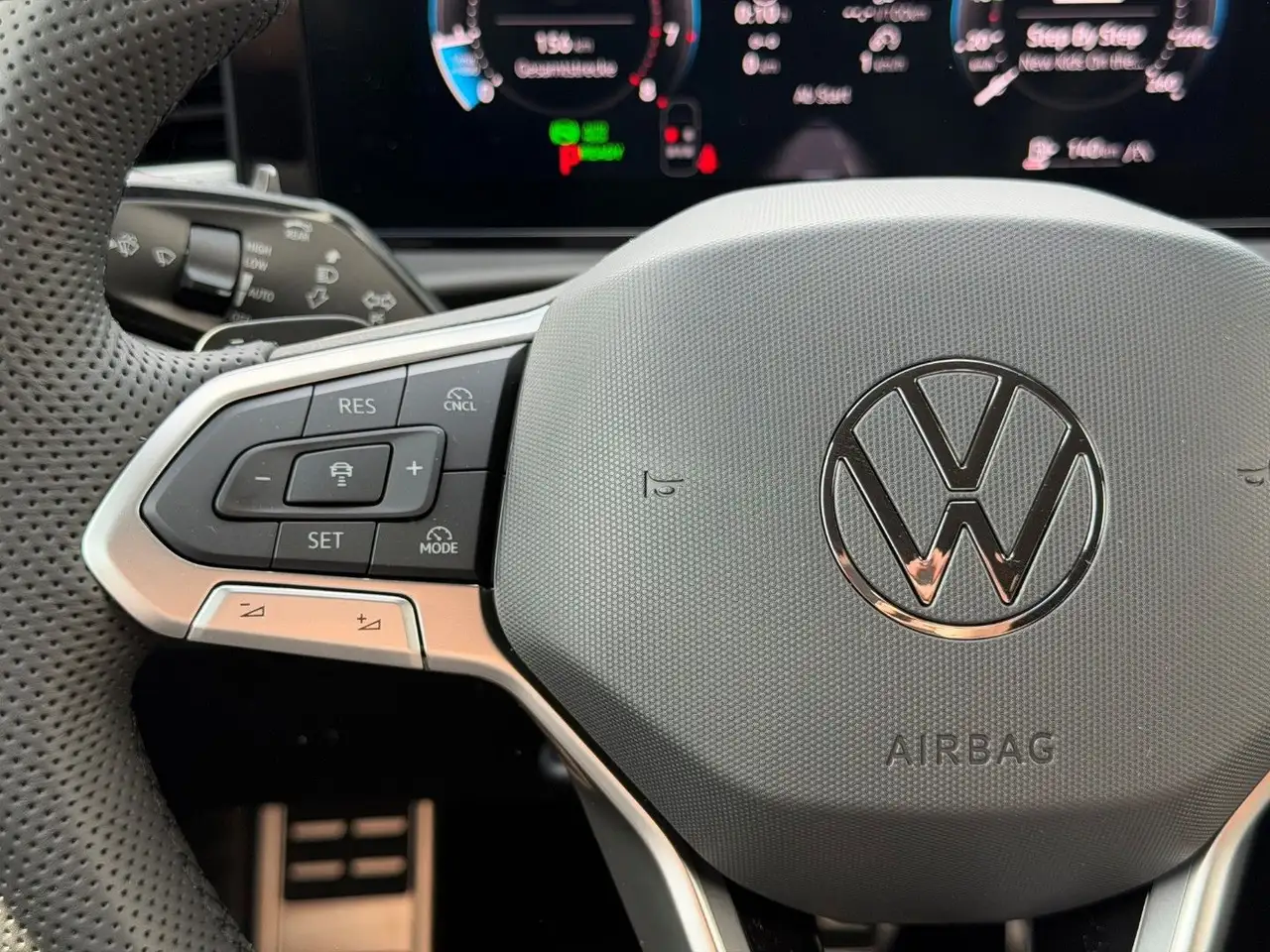 Volkswagen T-Roc 1.5 eTSI R-Line *18Zoll* 12