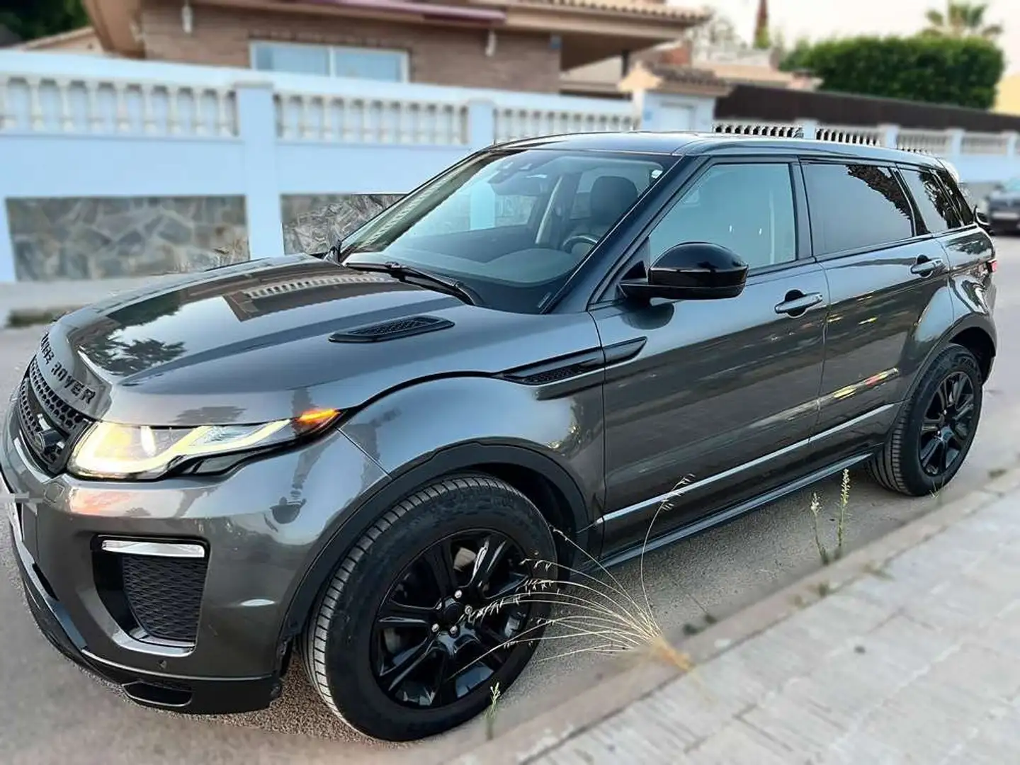 Land Rover Range Rover Evoque 2.2L TD4 Dynamic 4x4 Aut. Gris - 2