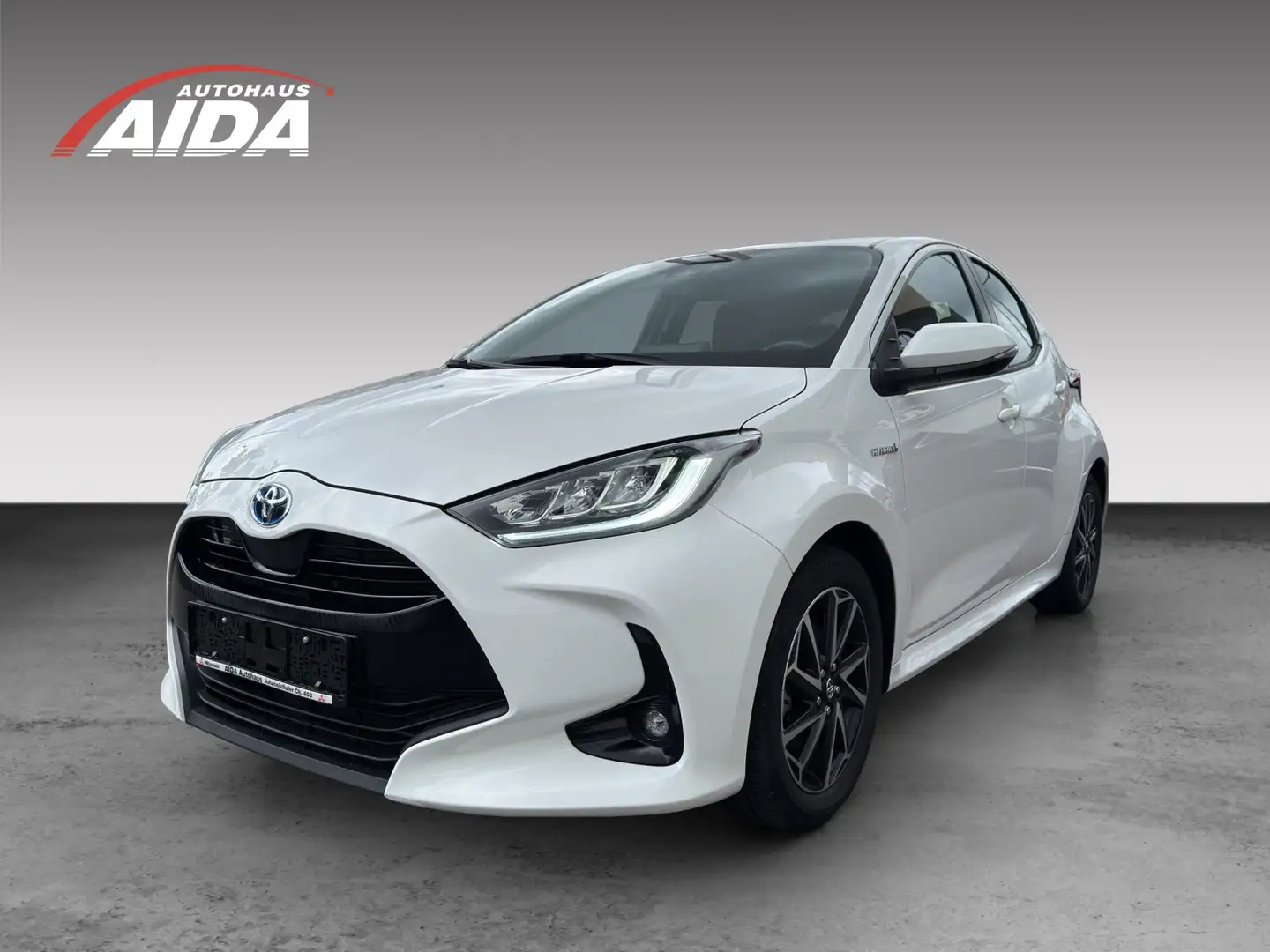 Toyota Yaris Hybrid 1.5 Dual VVT-iE  CLUB Wit - 1