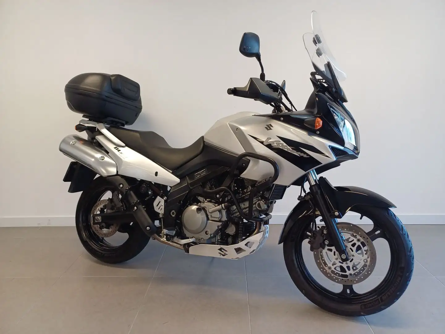 Suzuki V-Strom 650 DL Grijs - 2