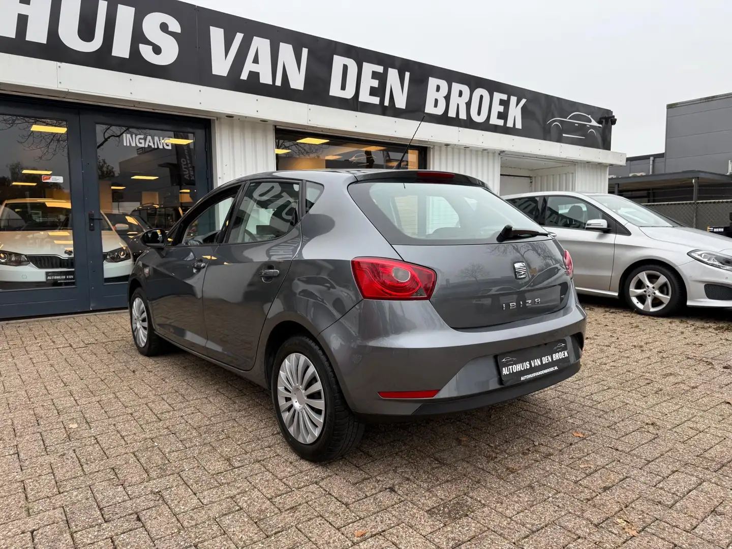 SEAT Ibiza 1.2 TSI 105Pk 5Deurs Ac Navi Climate Ctr Elek Pakk Argent - 2