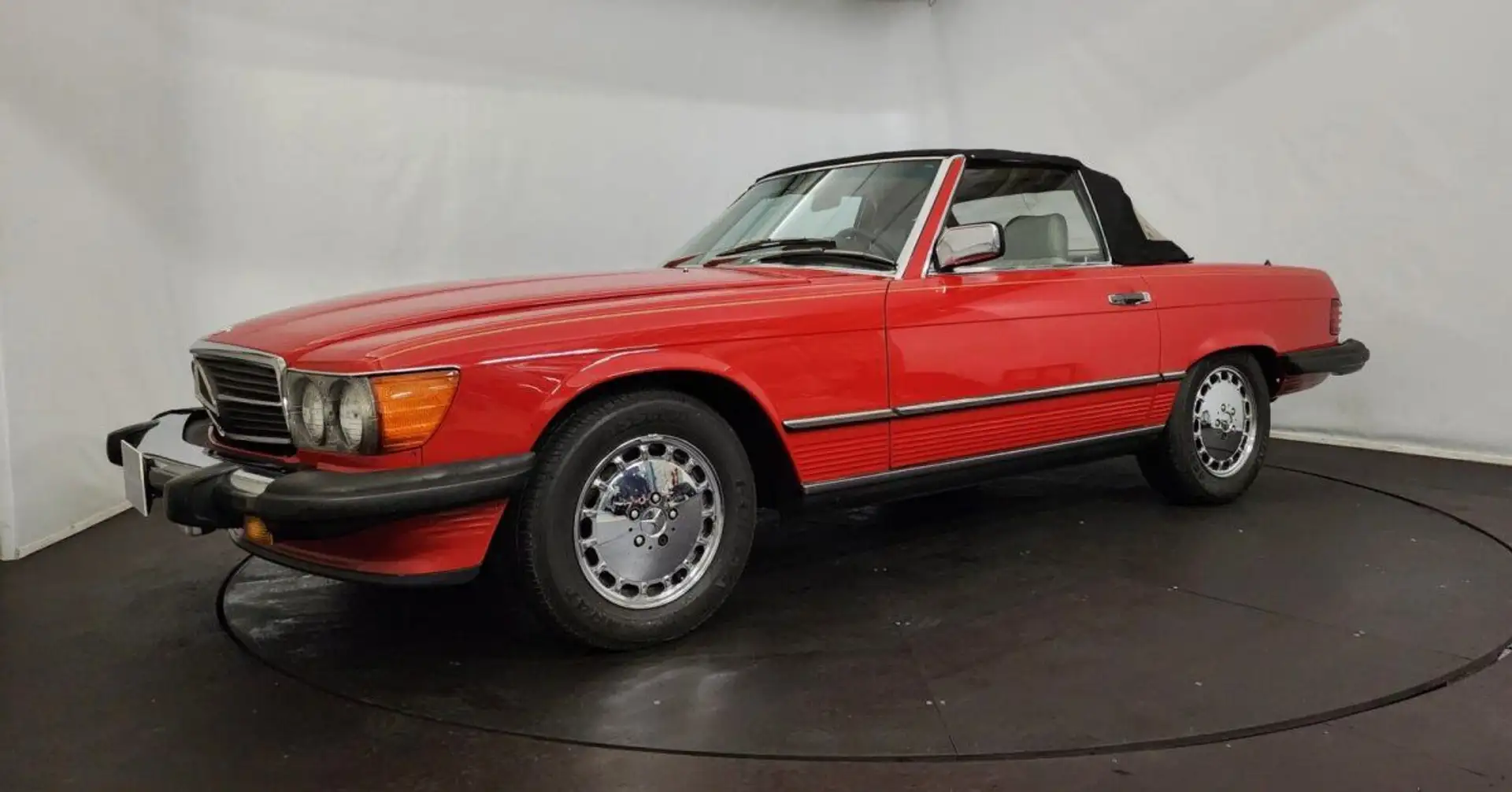 Mercedes-Benz 560 SL Roşu - 2