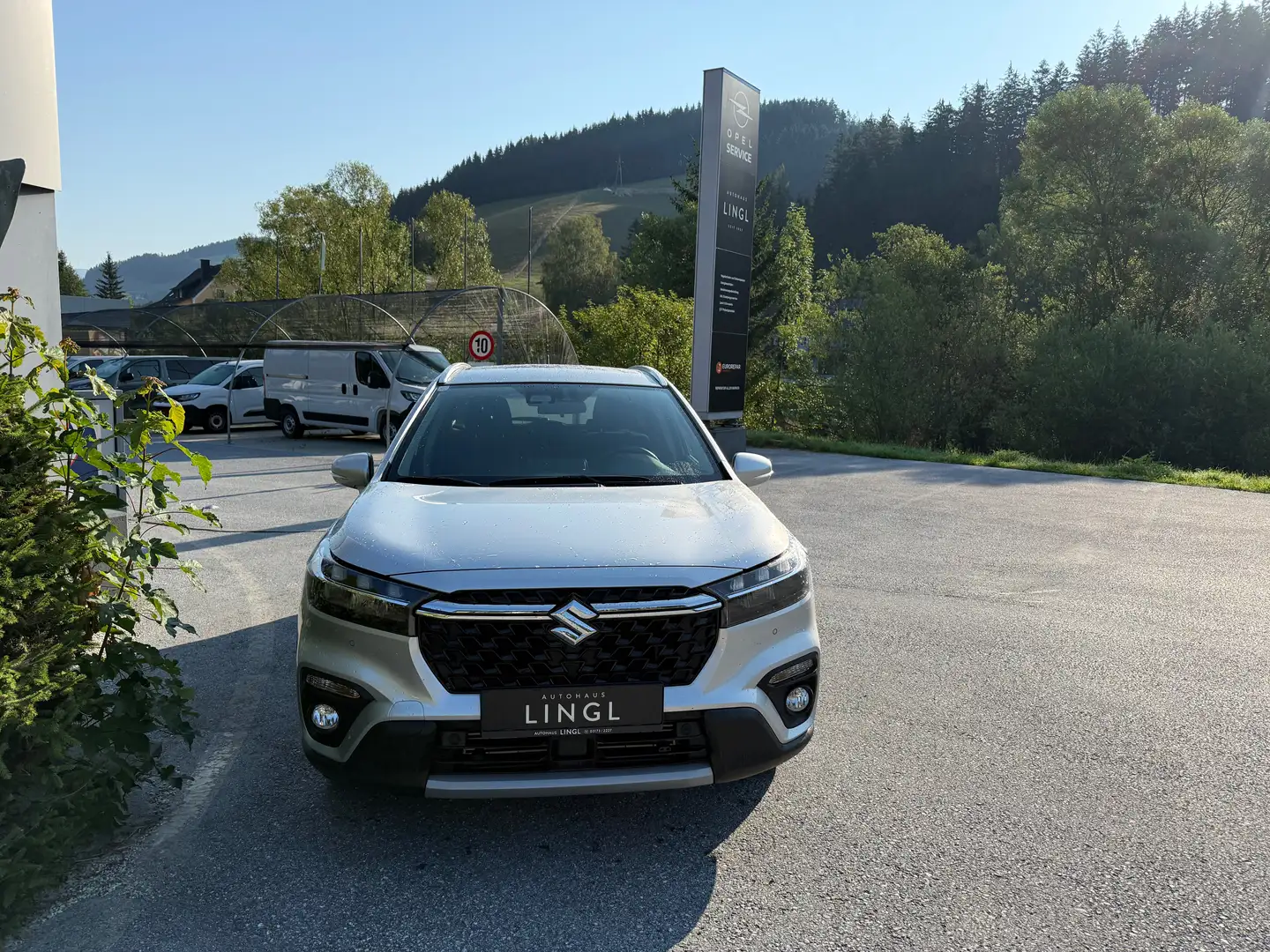 Suzuki S-Cross S-Cross 1,4 GL+ Hybrid shine Silber - 2