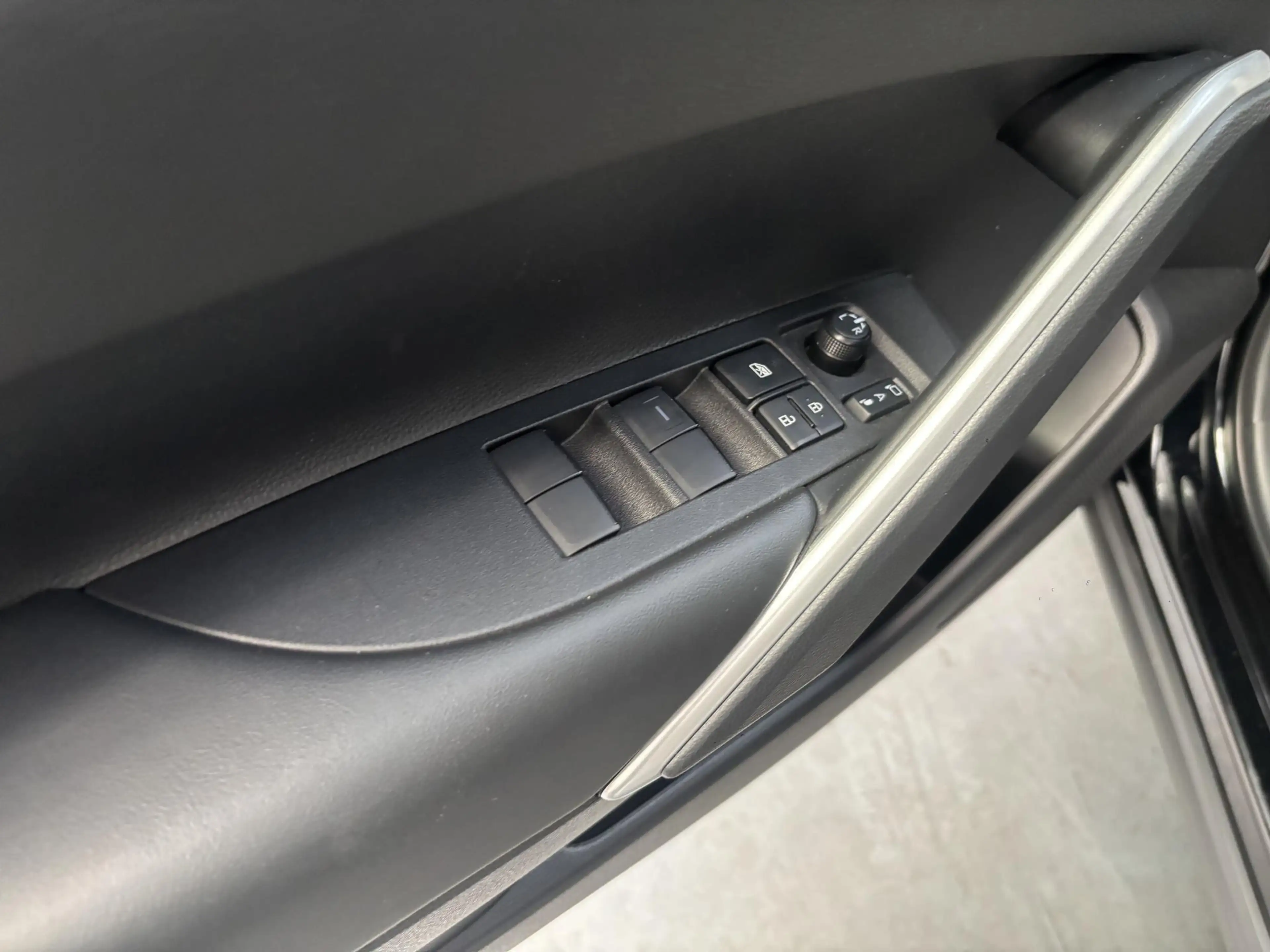 Toyota Corolla Cross Hybrid 140 Active — photo 3