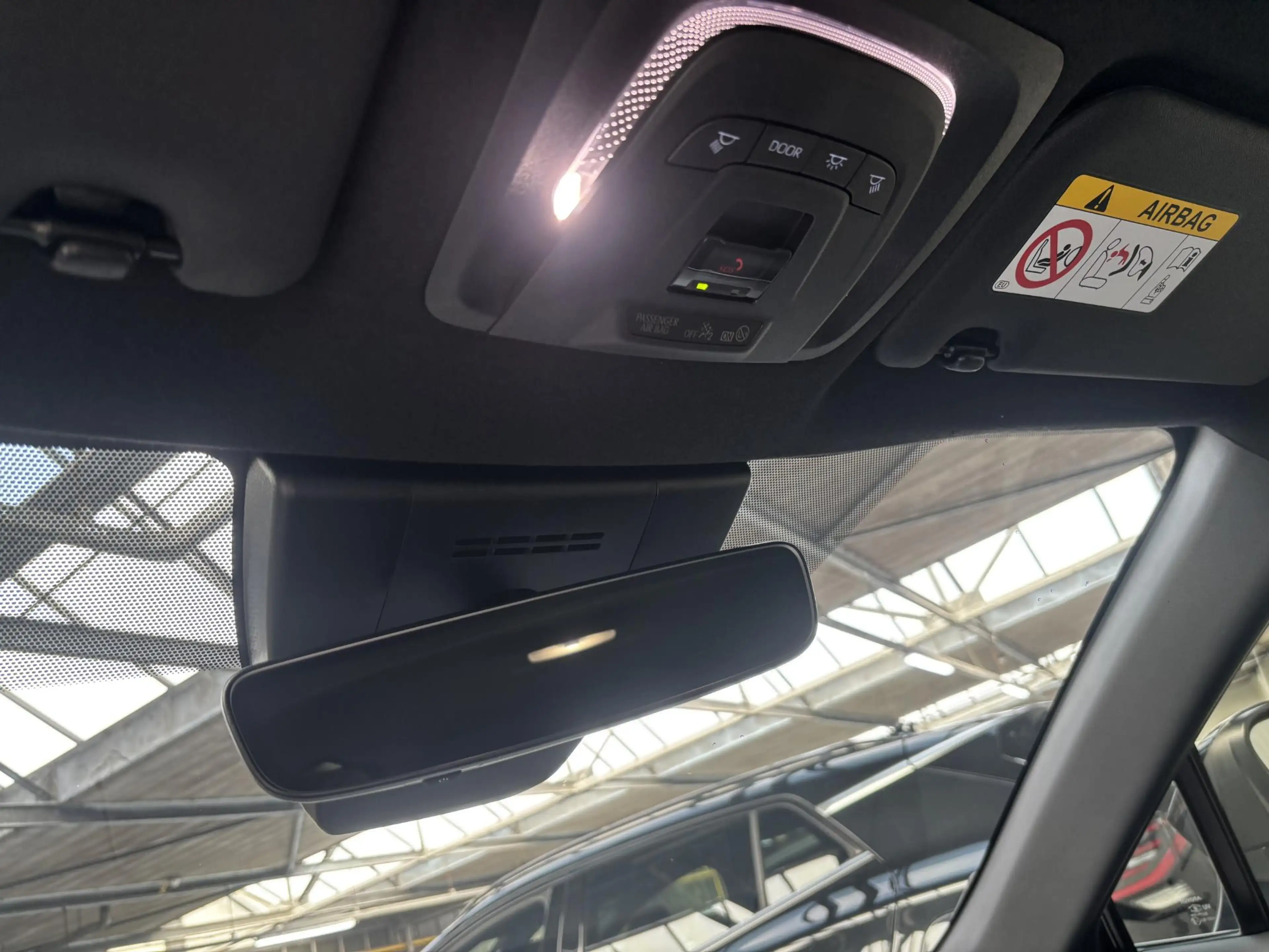 Toyota Corolla Cross Hybrid 140 Active — photo 13