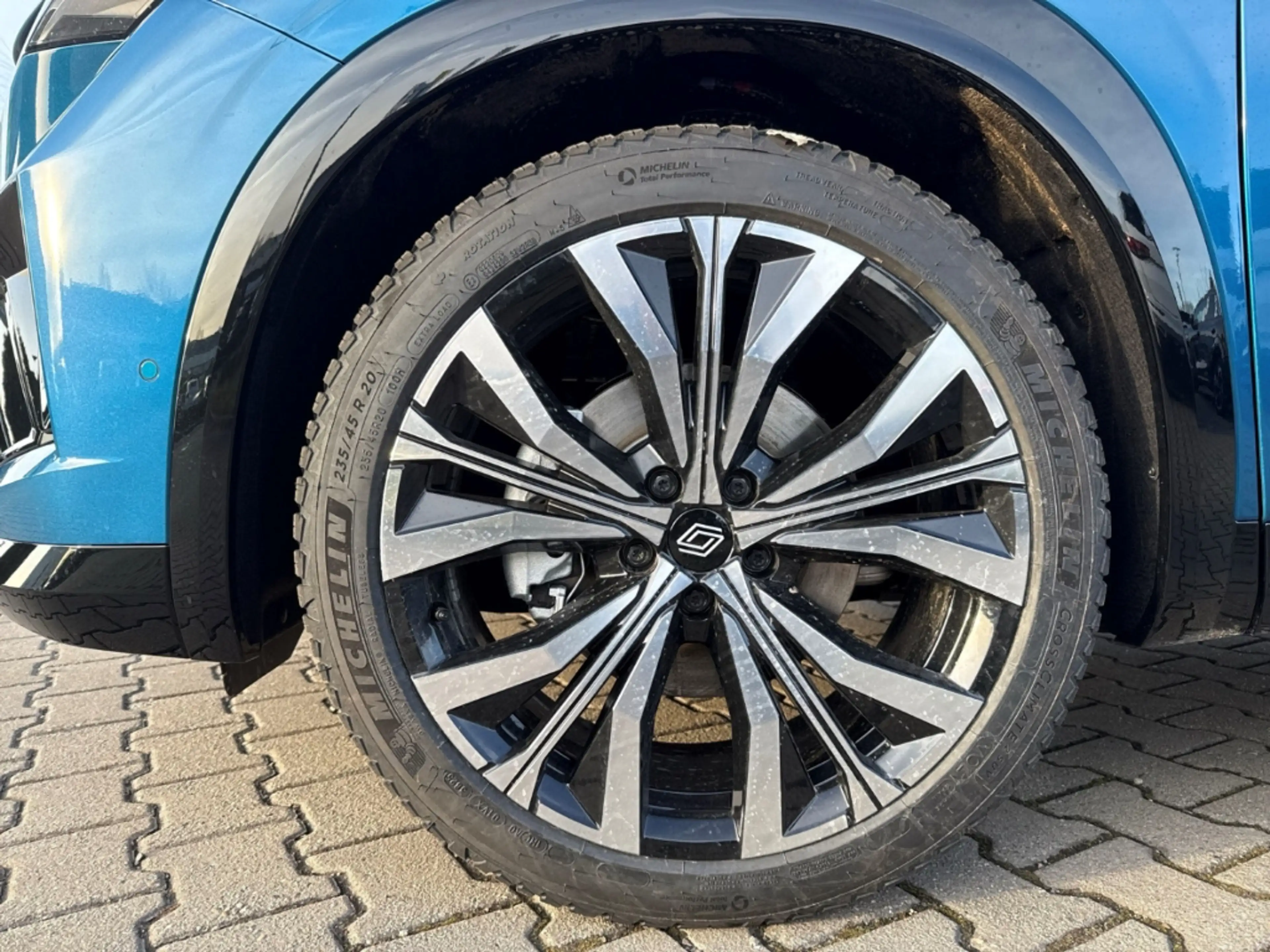 Renault Austral TECHNO FULL HYBRID E-TECH 200 Techno NAVI+DAB+ — photo 13