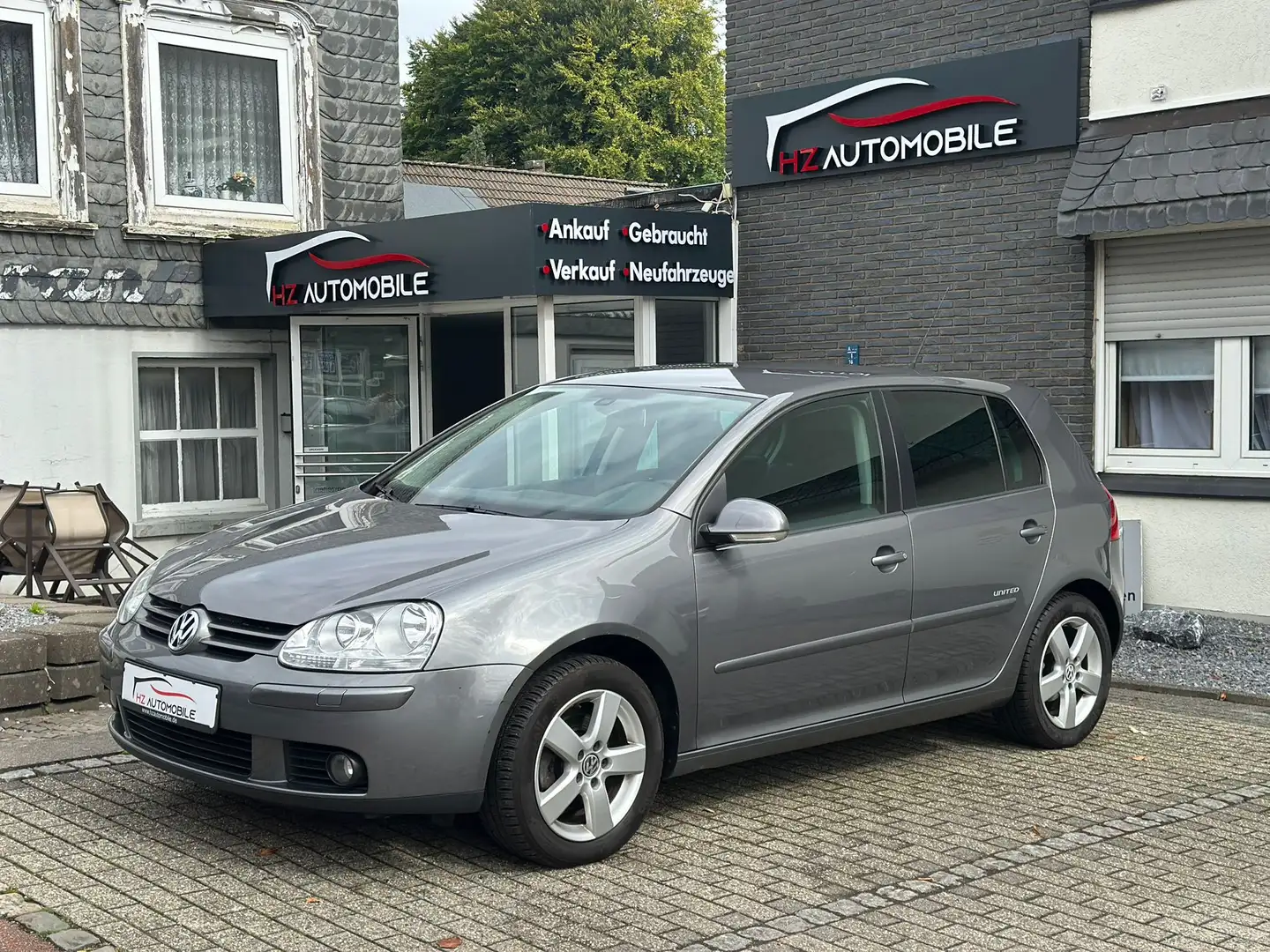 Volkswagen Golf V 1.4 United*KLIMA*SHZ*PDC*TÜV 05.2027 Grau - 1