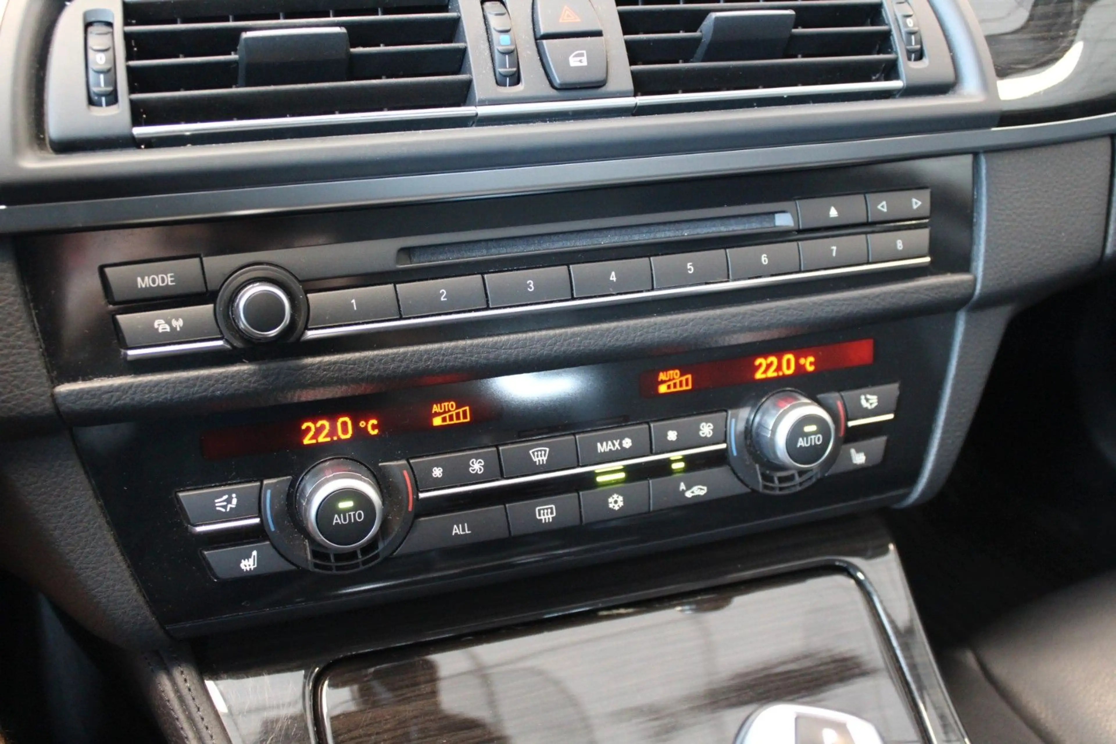 BMW 530 D Touring Autom.  1-Hand / Scheckheft gepfle — photo 13